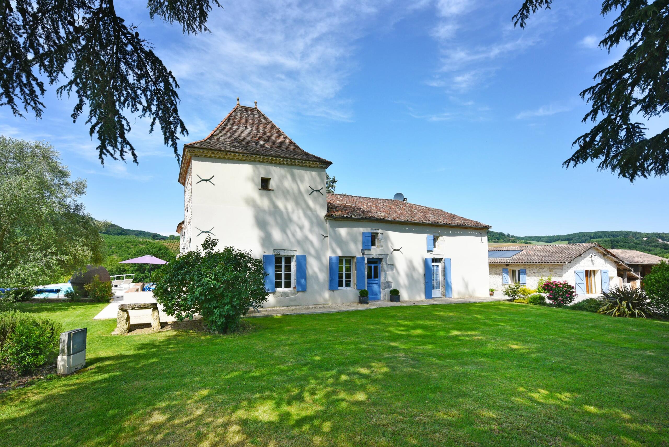 Elegant Estate with guest Houses, pools and event potential, Aquitaine – France – BVI84369