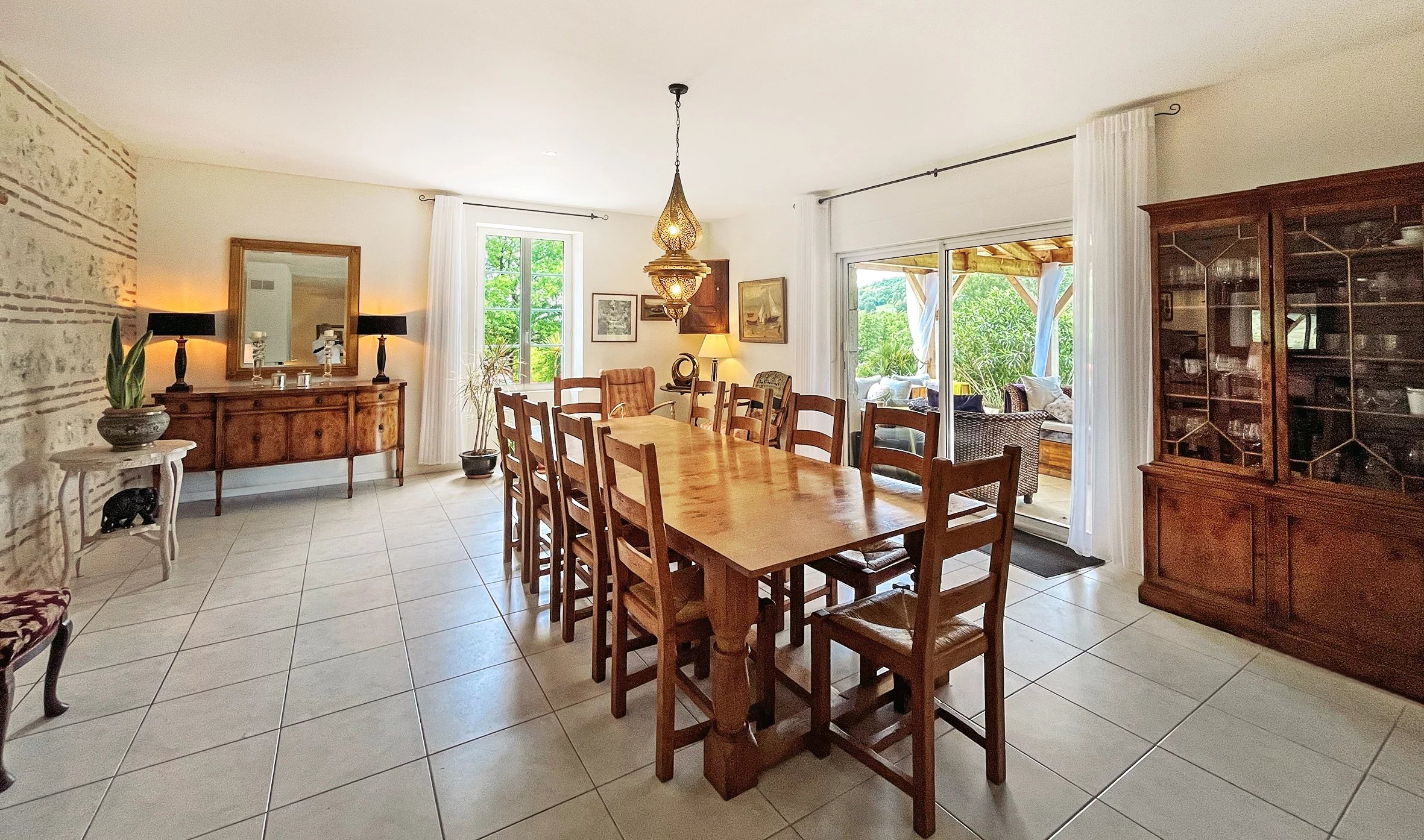 Elegant Estate with guest Houses, pools and event potential, Aquitaine – France – BVI84369