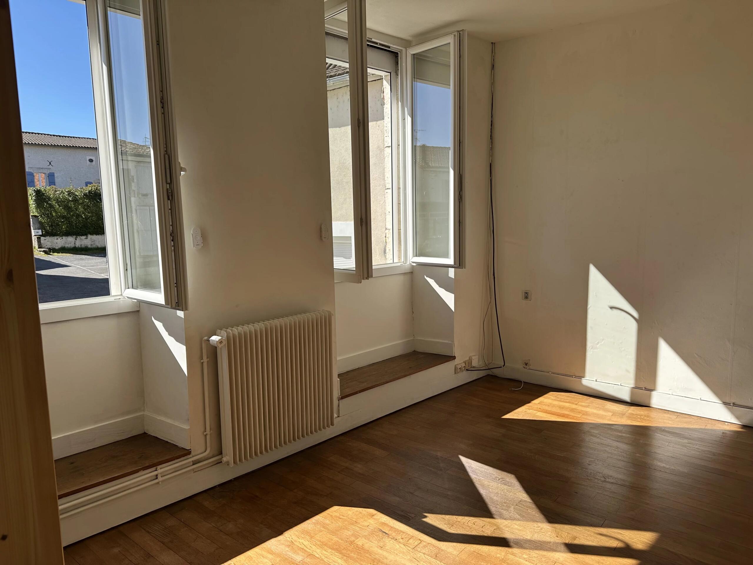 Village house with separate studio and barn, Poitou-Charentes – France – BVI84976