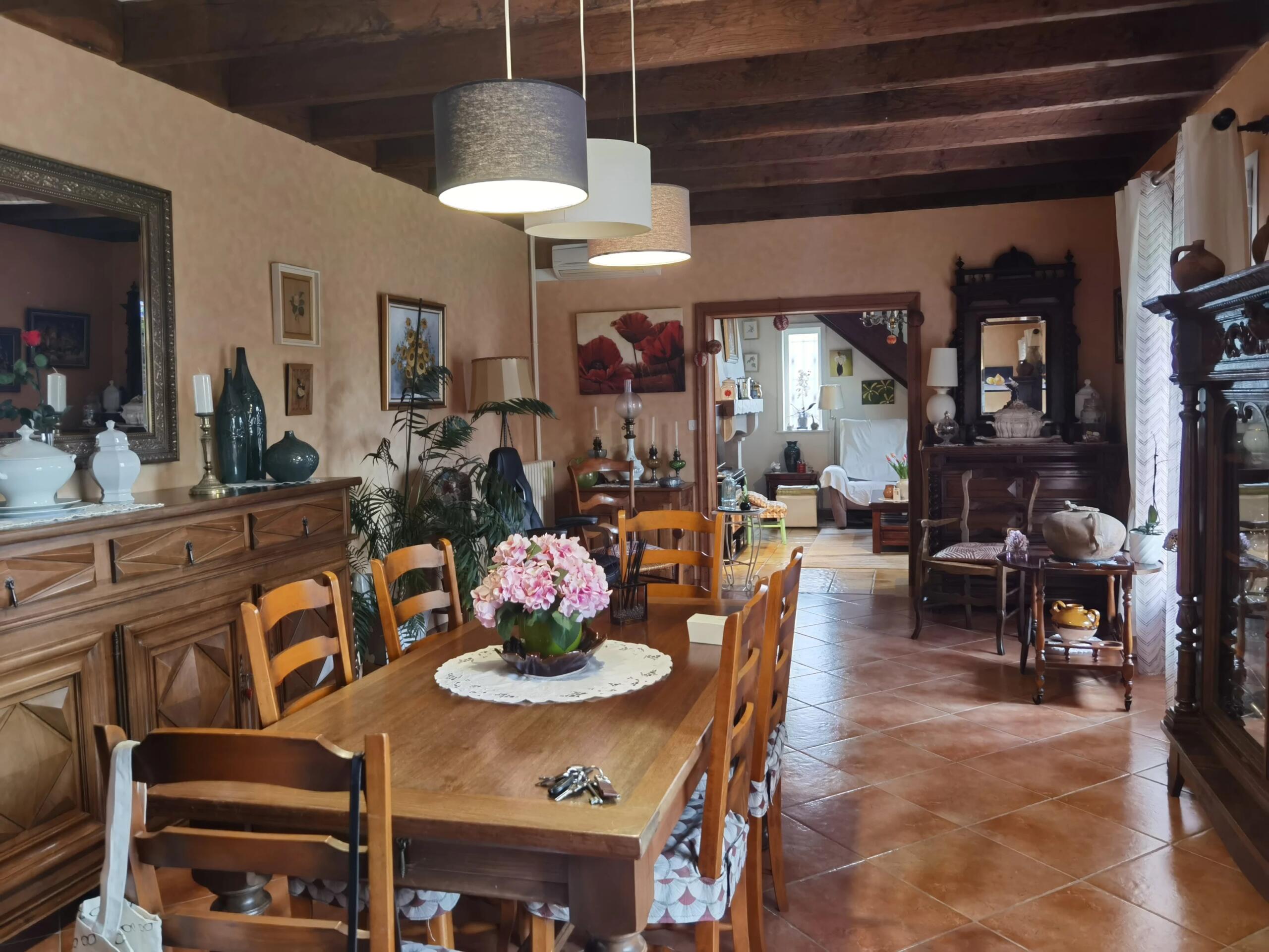 Large family home with generous garden and guesthouse, Midi-Pyrénées – France – BVI83617