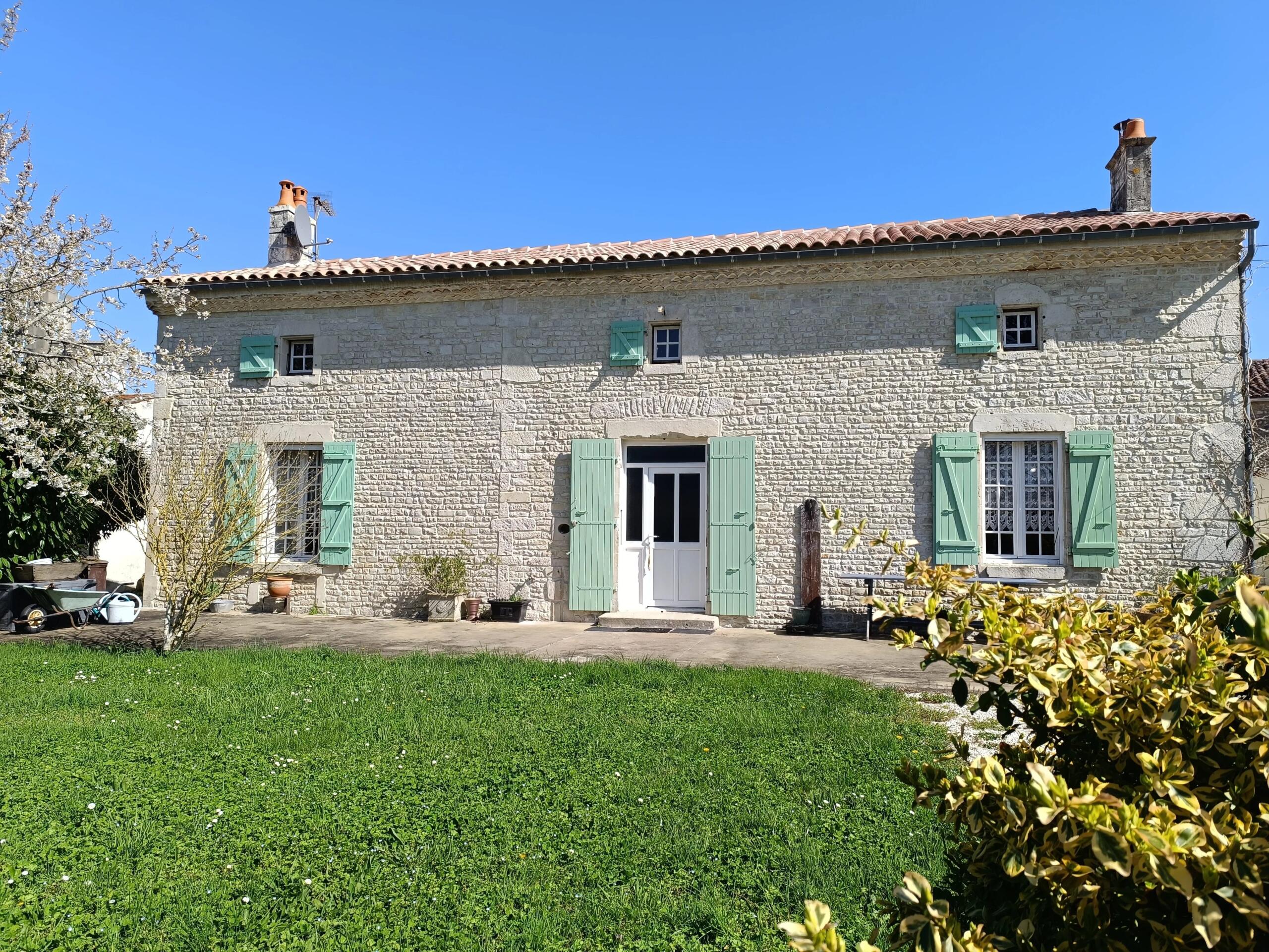Pretty stone village house with annexe, Poitou-Charentes – France – BVI84115