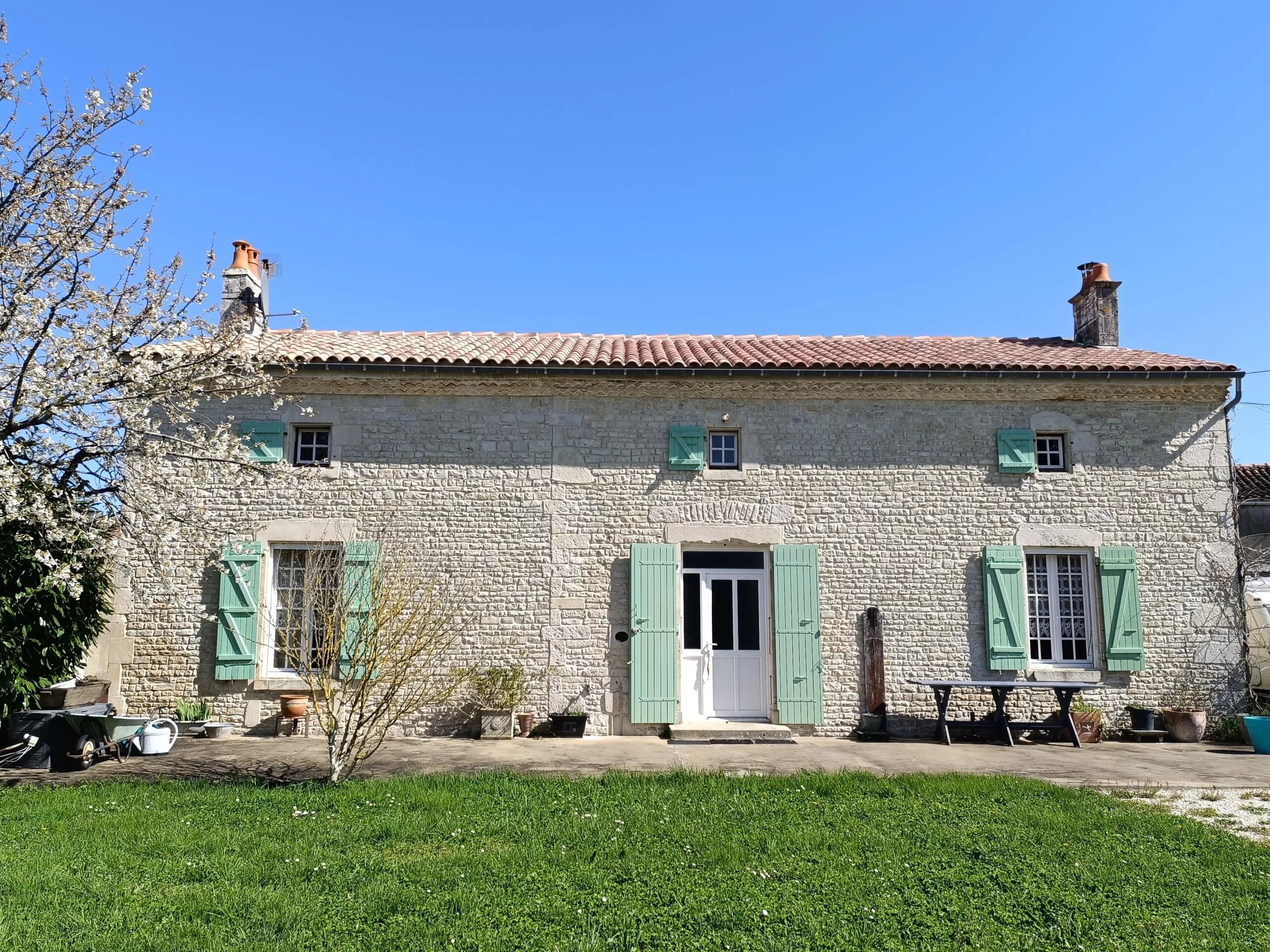 Pretty stone village house with annexe, Poitou-Charentes – France – BVI84115
