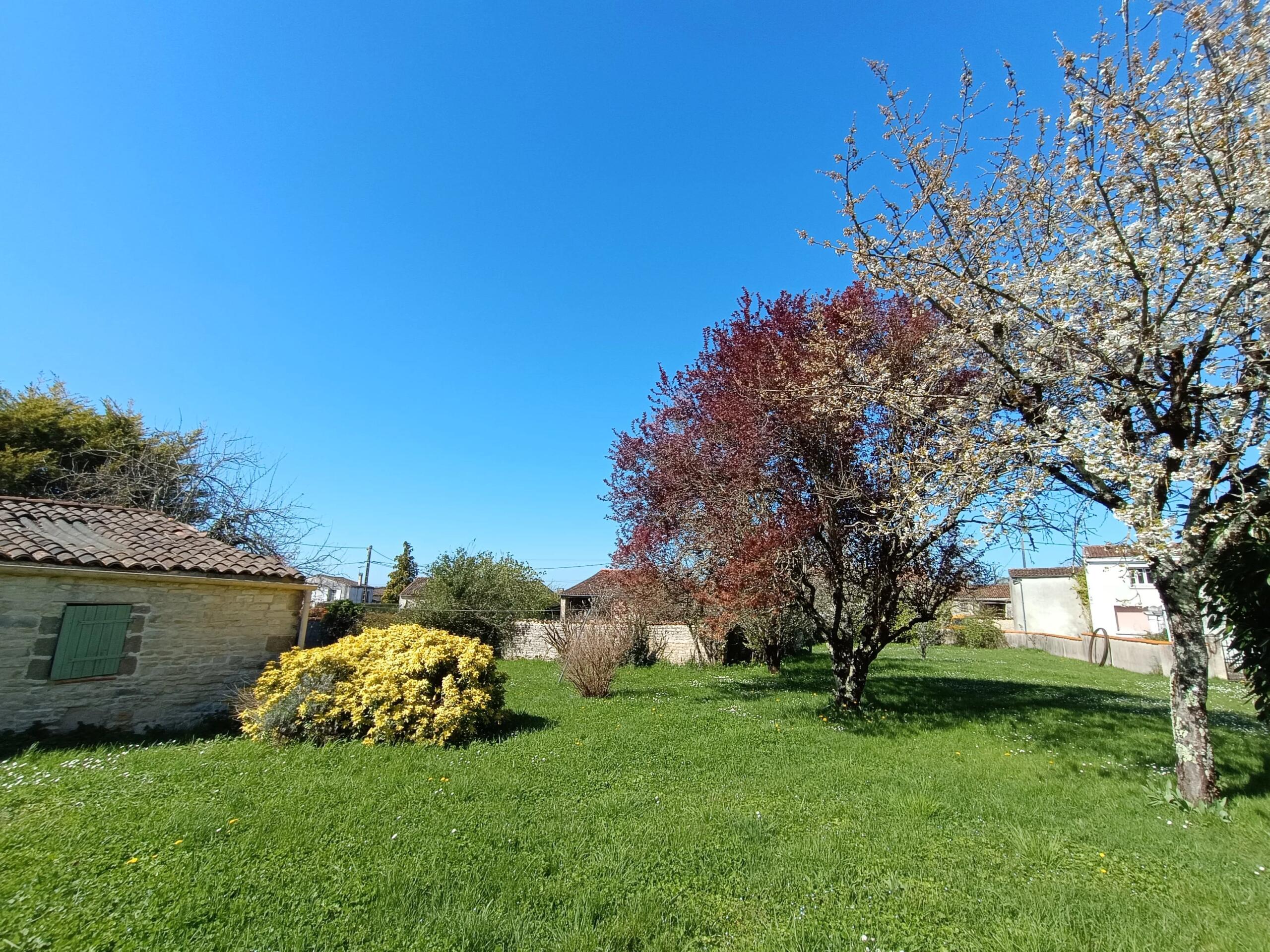 Pretty stone village house with annexe, Poitou-Charentes – France – BVI84115