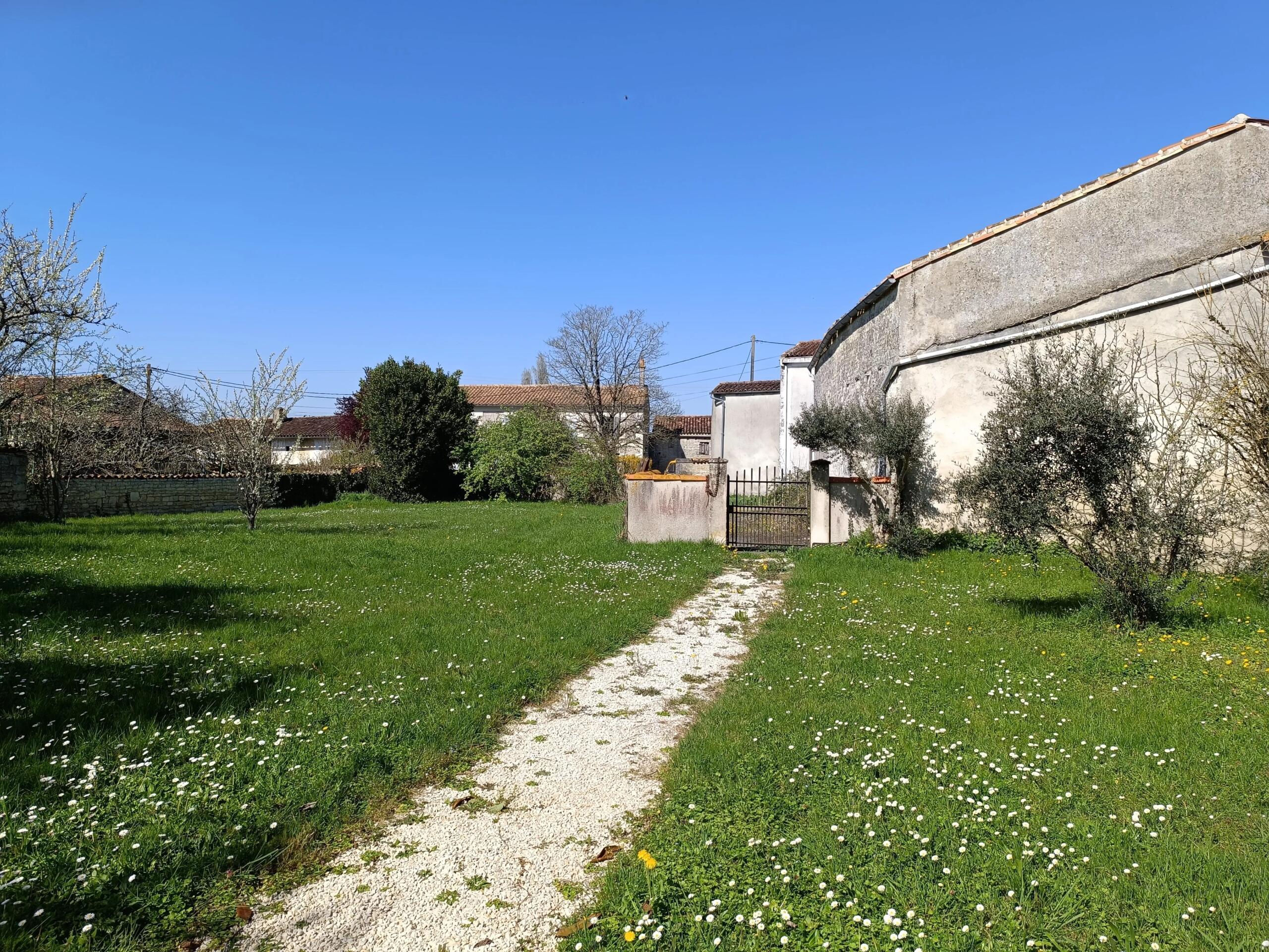 Pretty stone village house with annexe, Poitou-Charentes – France – BVI84115