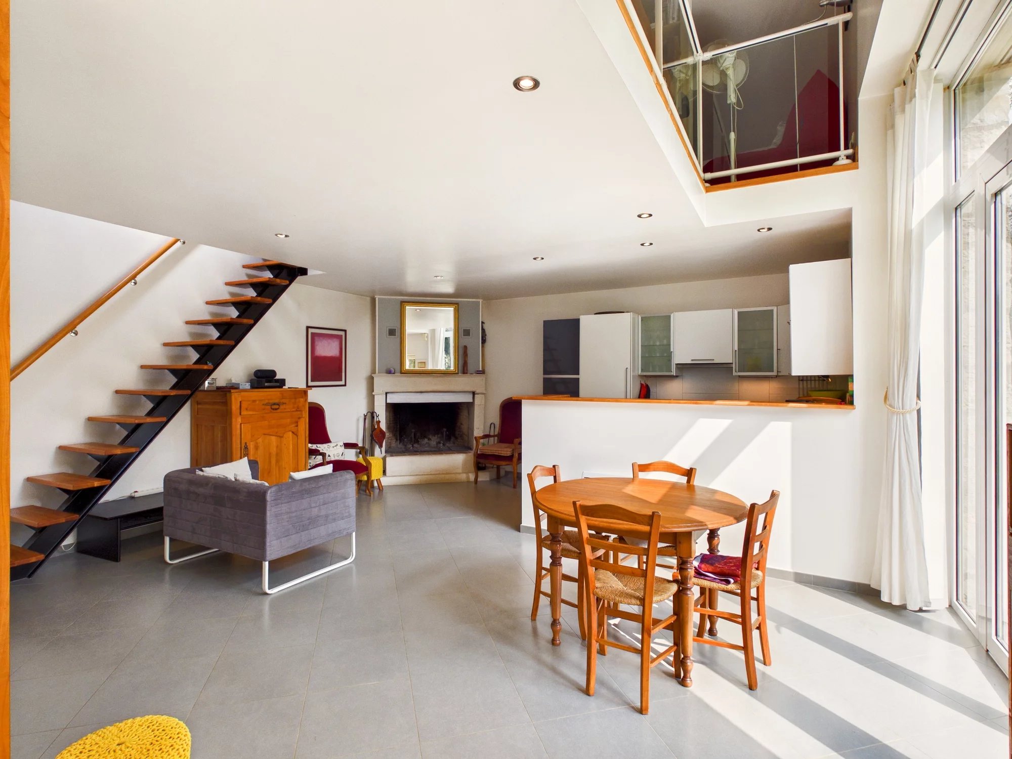 Beautifully renovated house with lots of natural light, close to Mansle, Poitou-Charentes – France – BVI84202