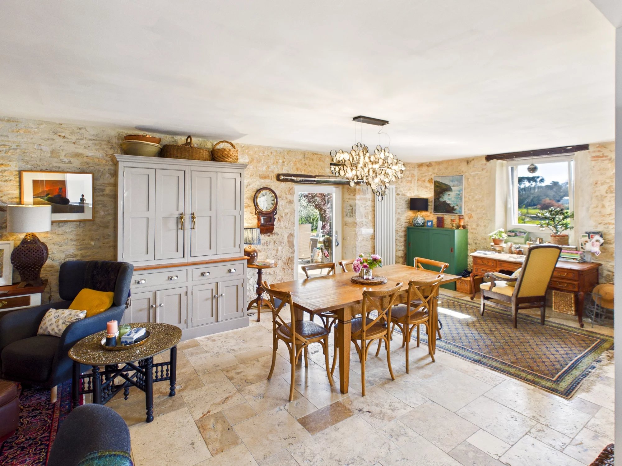 Elegant 5 bed stone house with barn in edge of village setting near Gourdon, Midi-Pyrénées – France – BVI83301