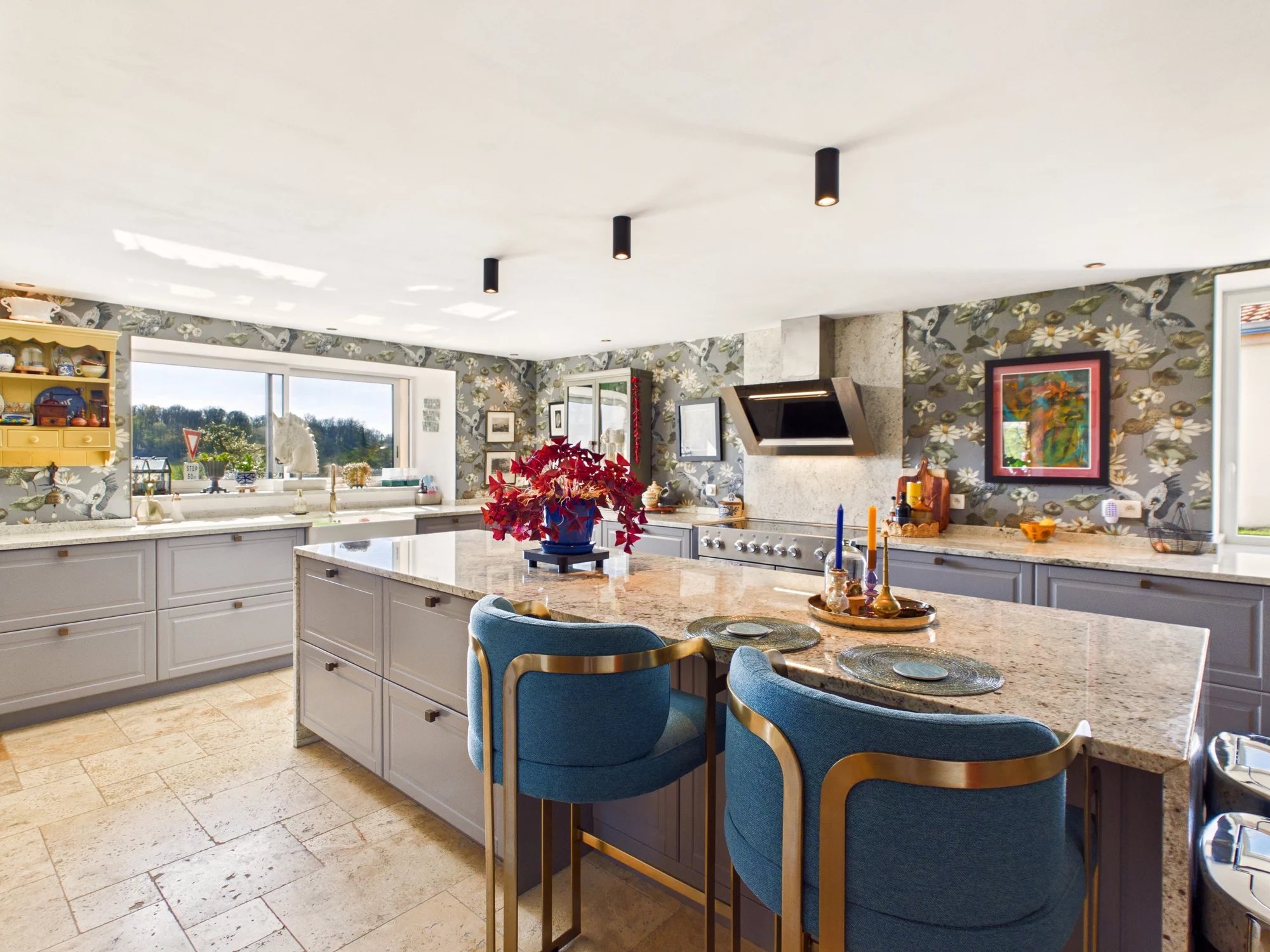 Elegant 5 bed stone house with barn in edge of village setting near Gourdon, Midi-Pyrénées – France – BVI83301