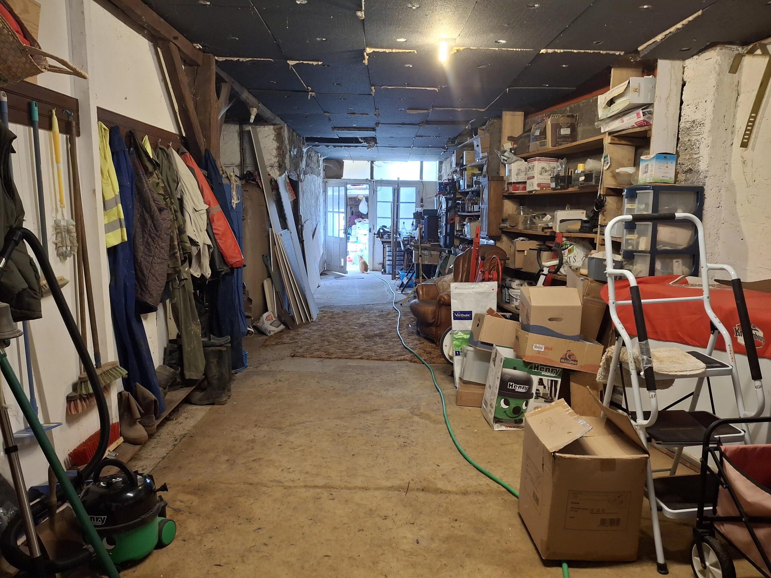 Pretty village house with room to expand, close to amenities, Poitou-Charentes – France – BVI84798