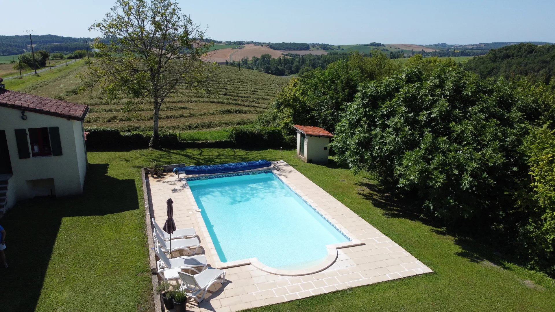 Four bedroom property with guest cottage and panoramic views, Aquitaine – France – BVI76320