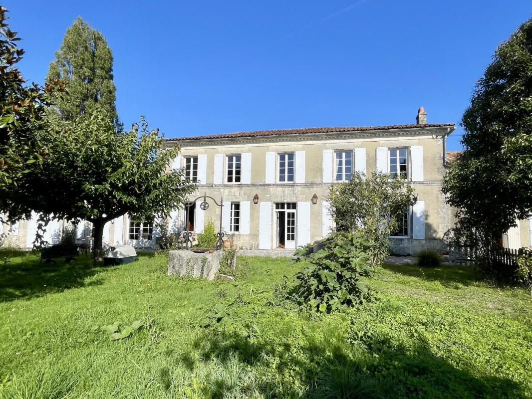 5 bedroom longere in Bernay Saint Martin, Charente-Maritime, France