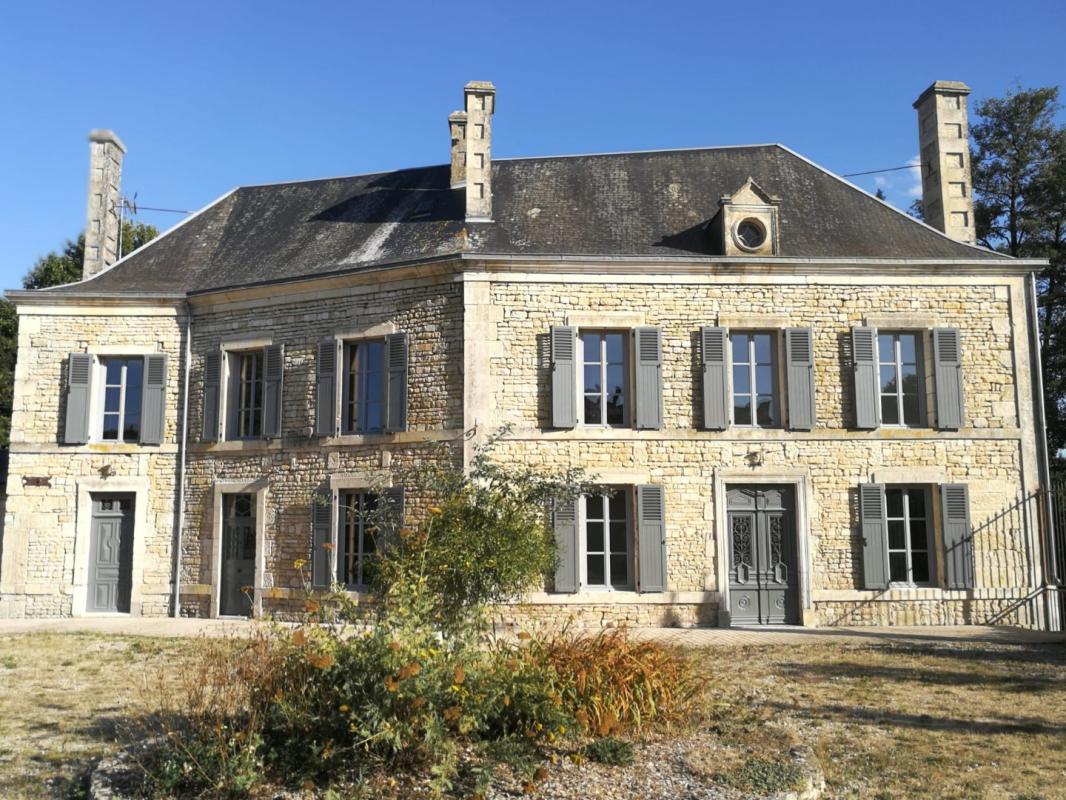 4 bedroom maison de maitre in Salles, Deux-Sèvres, France