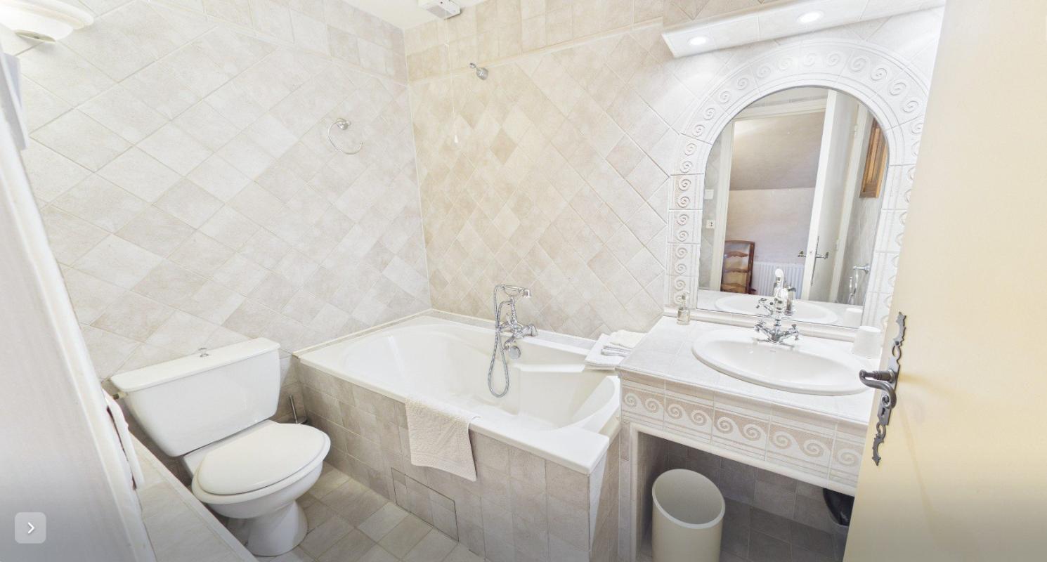 7 bedroom propriete in Vitrac, Cantal, France