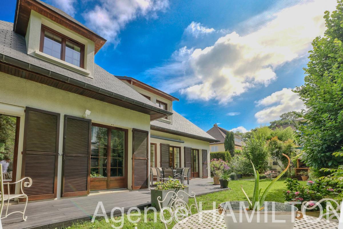 6 bedroom maison in L’etang La Ville, Yvelines, France