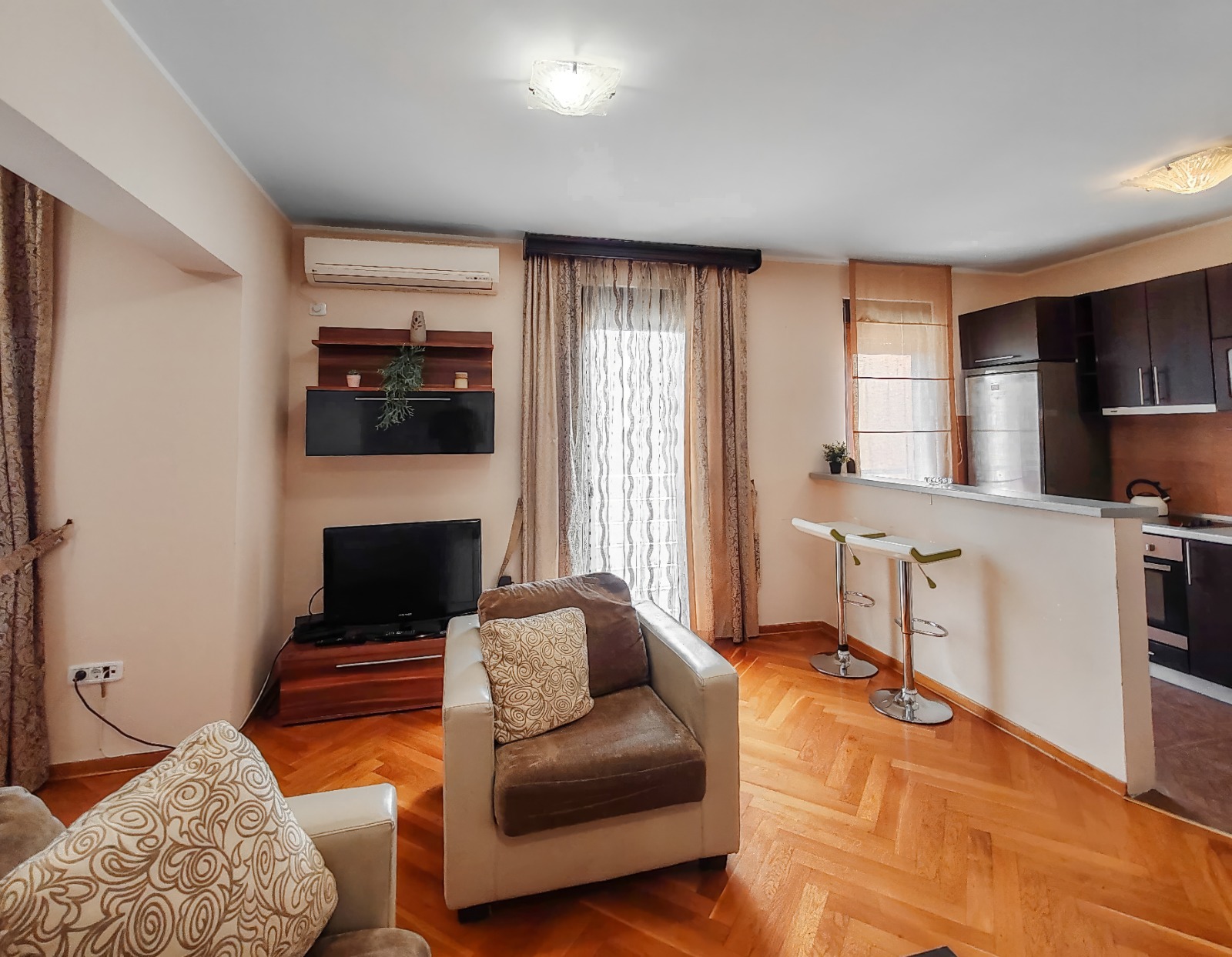 Bright 3-Bedroom Apartment, 78 m², Budva
