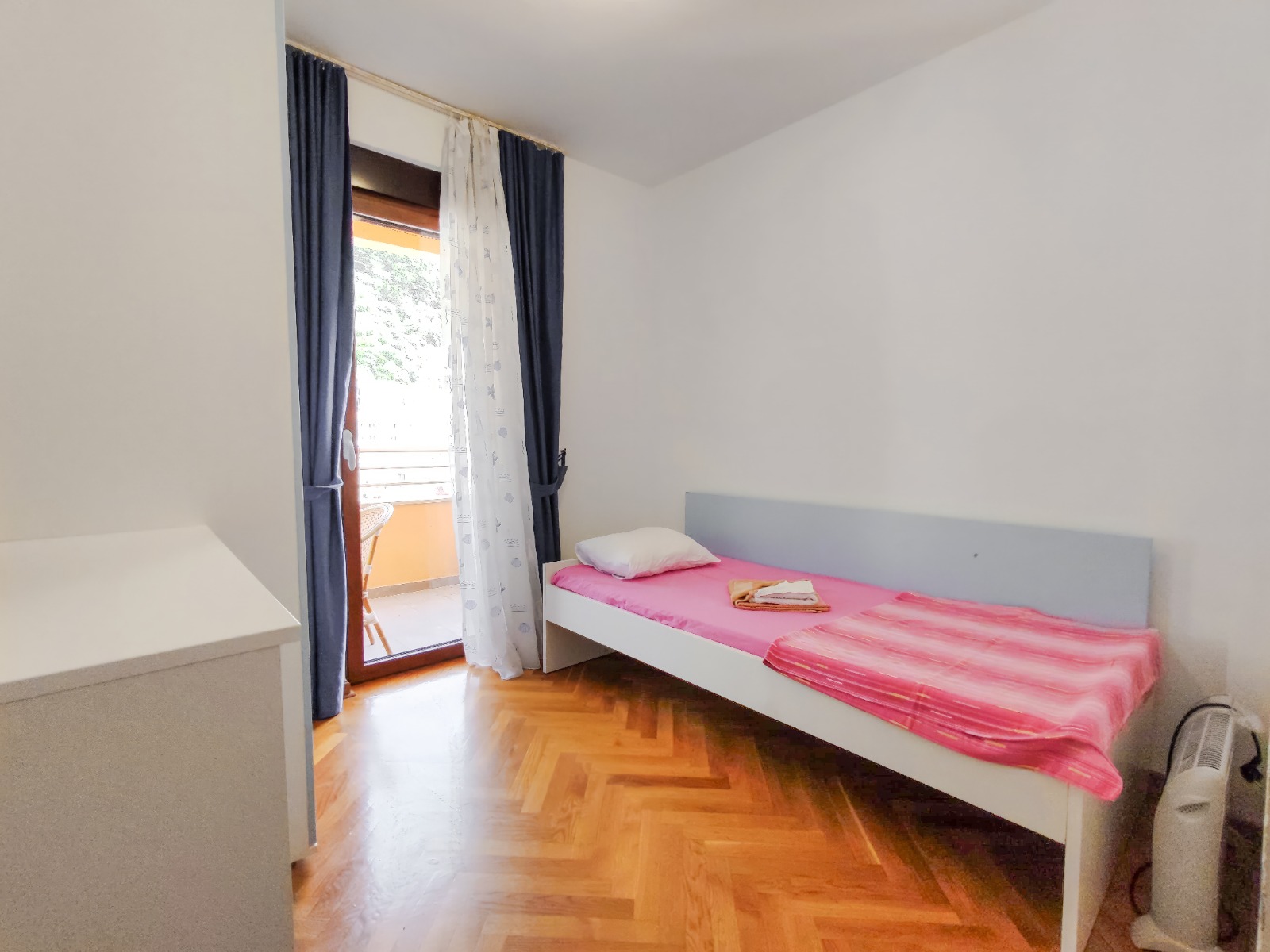 Bright 3-Bedroom Apartment, 78 m², Budva