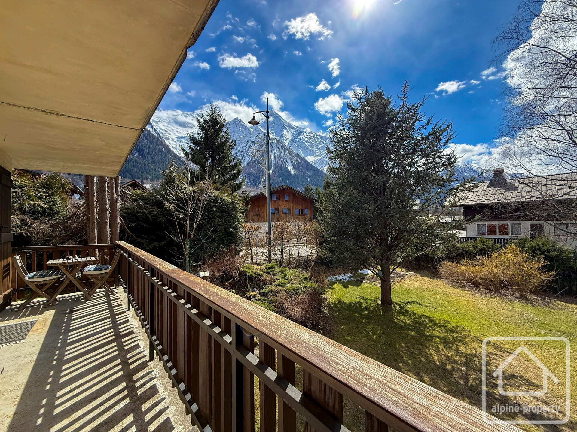Two Bedroom Apartment In Chamonix Valley With Large Sunny Terrace, Private Parking Space And Shared Garden, One Hour From Geneva. – HIRONDELLE