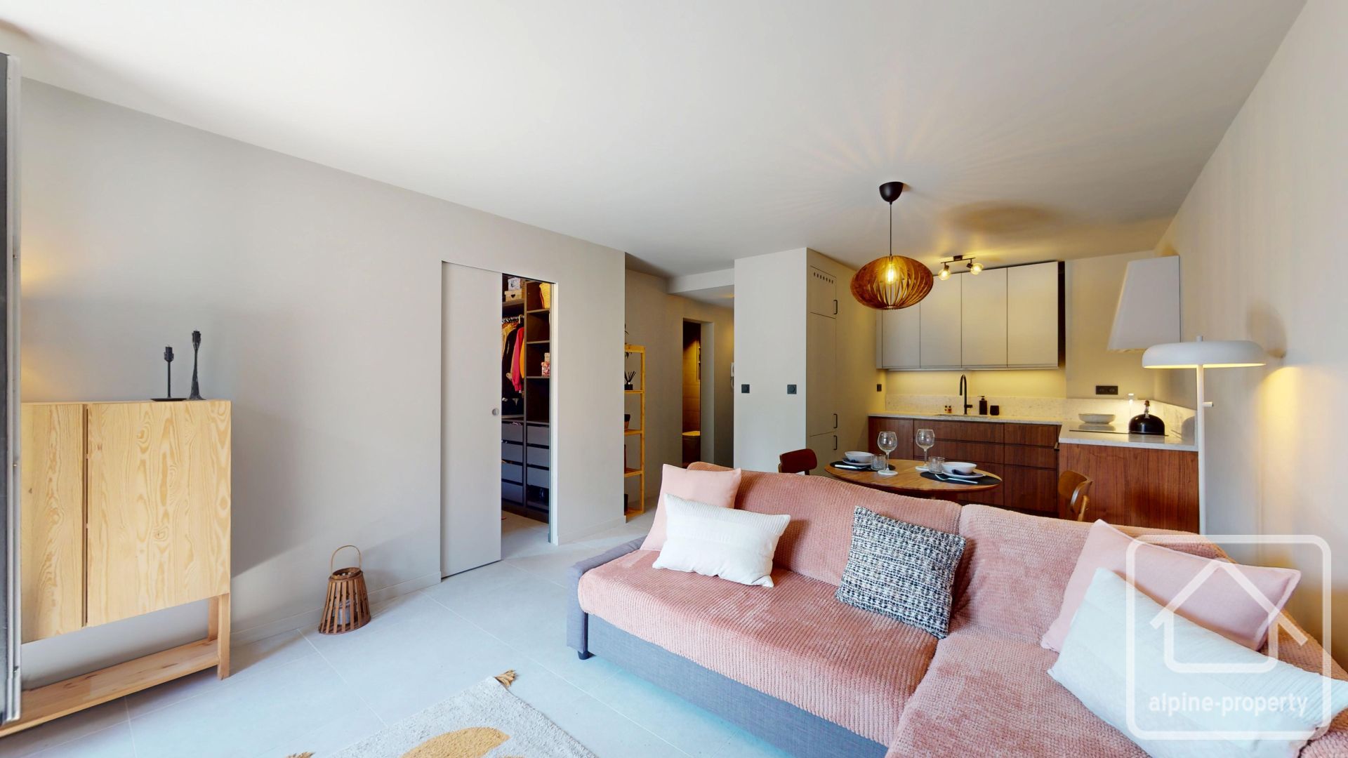 Newly Renovated One Bedroom Apartment In Les Praz With Spacious Mont Blanc-facing Balcony, Private Underground Parking, Cave And Ski Locker, 1km From Chamonix Centre. – HERON