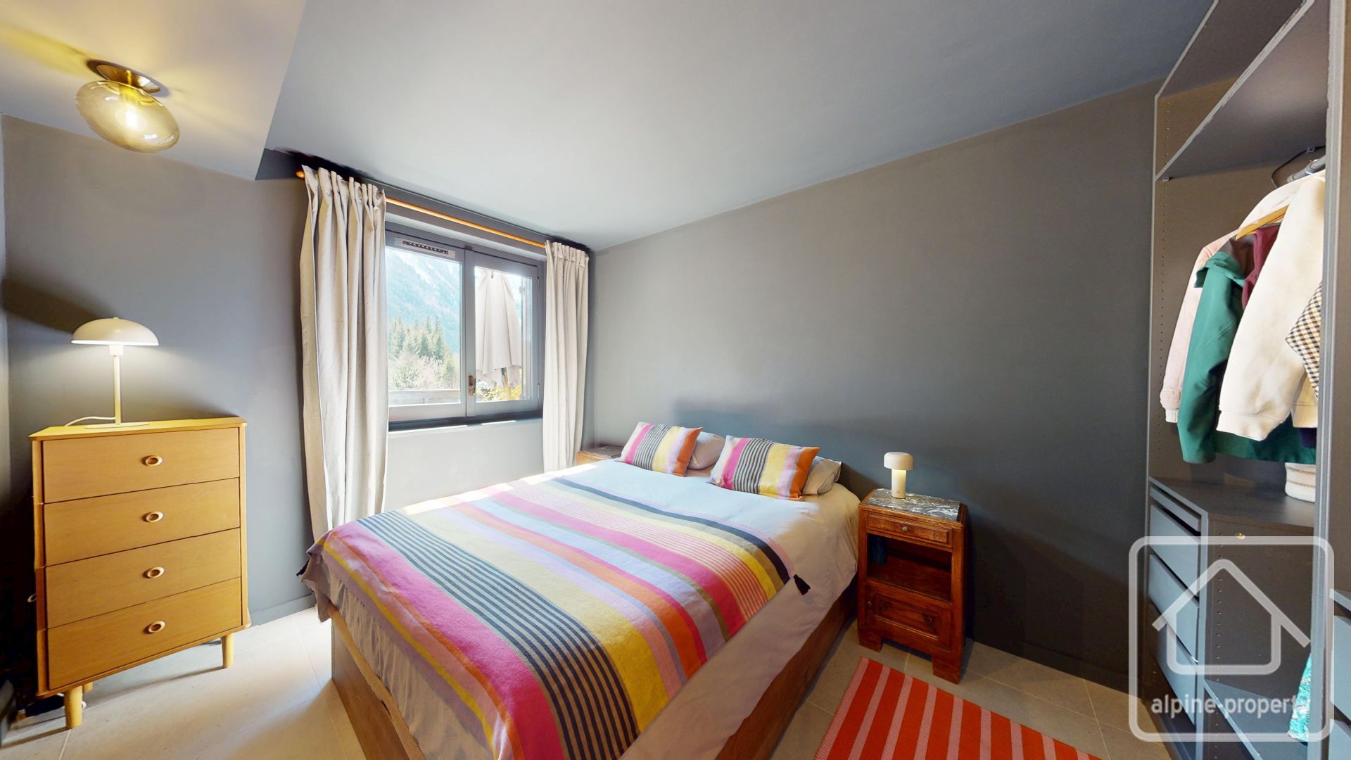 Newly Renovated One Bedroom Apartment In Les Praz With Spacious Mont Blanc-facing Balcony, Private Underground Parking, Cave And Ski Locker, 1km From Chamonix Centre. – HERON