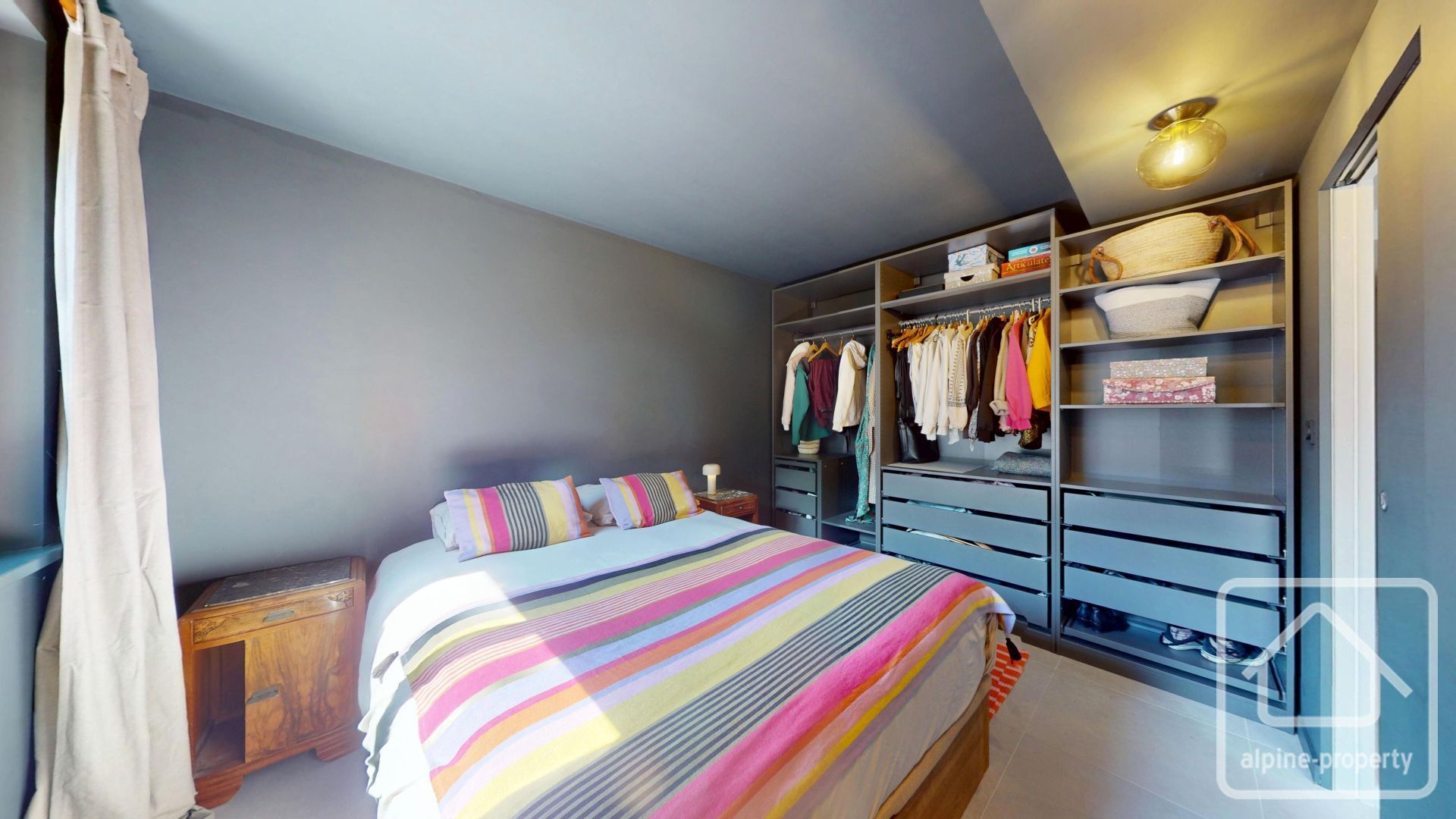 Newly Renovated One Bedroom Apartment In Les Praz With Spacious Mont Blanc-facing Balcony, Private Underground Parking, Cave And Ski Locker, 1km From Chamonix Centre. – HERON