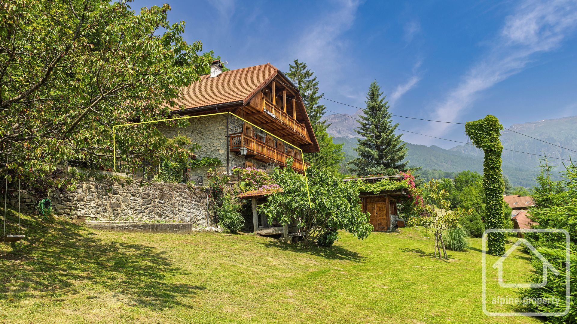Exquisite Property And Grounds With Swimming Pool, Nestled In The French Alps At The Entrance To The Chamonix Valley – MAISONMARTINET