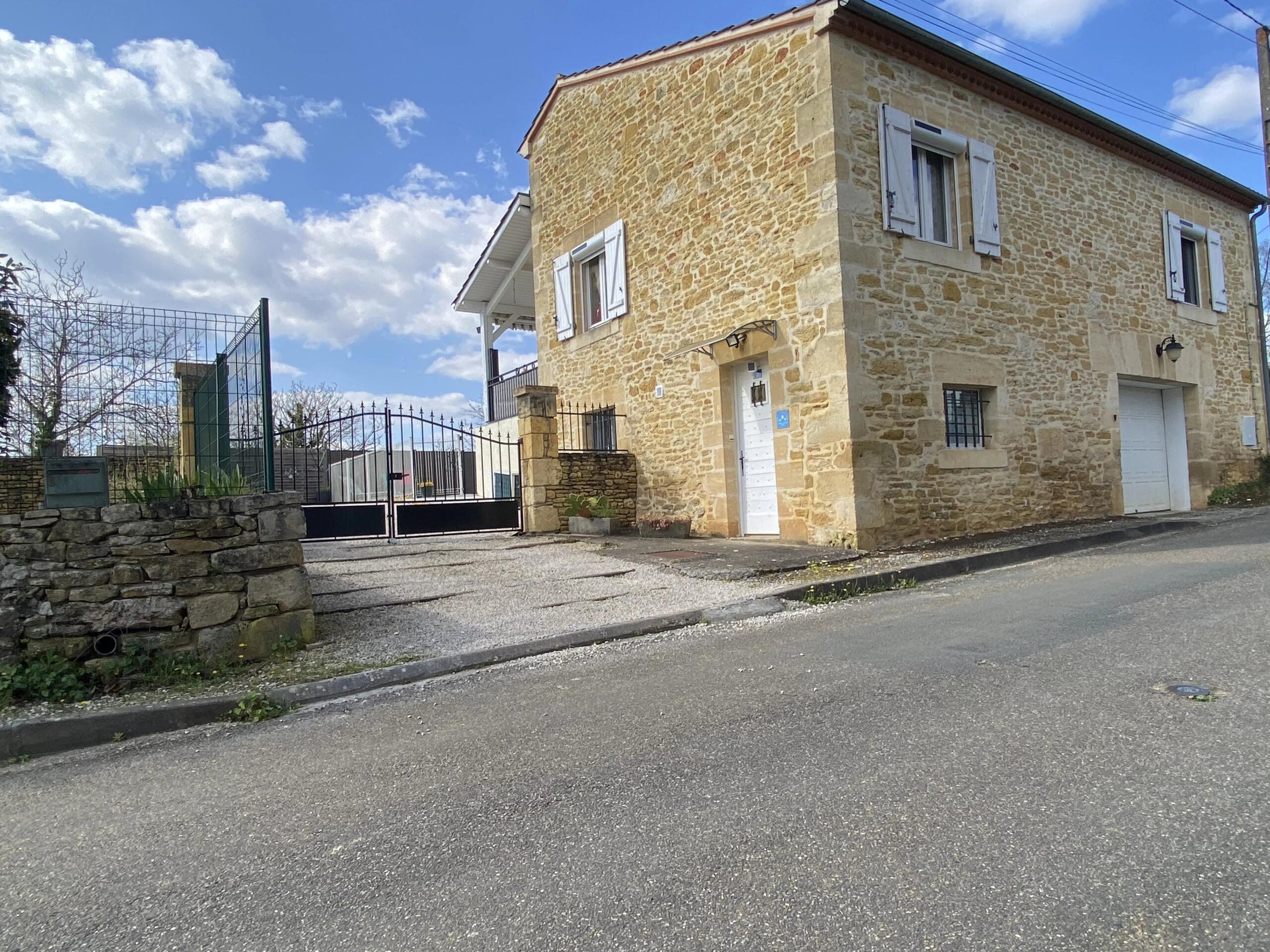 Charming stone house with pool in a peaceful setting near Montayral/Fumel, Aquitaine – France – BVI85036
