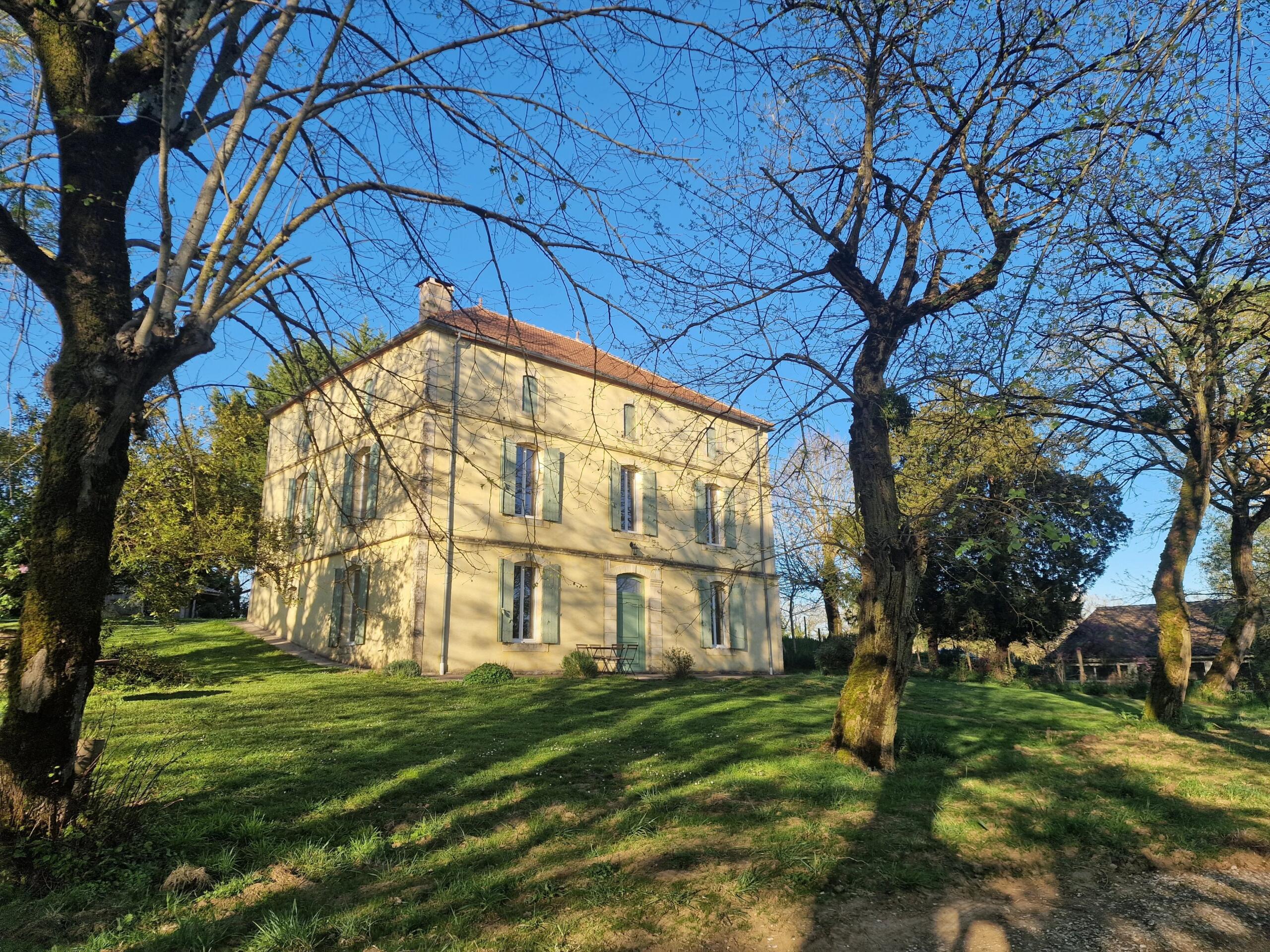 Maison de maitre on edge of village, Aquitaine – France – BVI84856