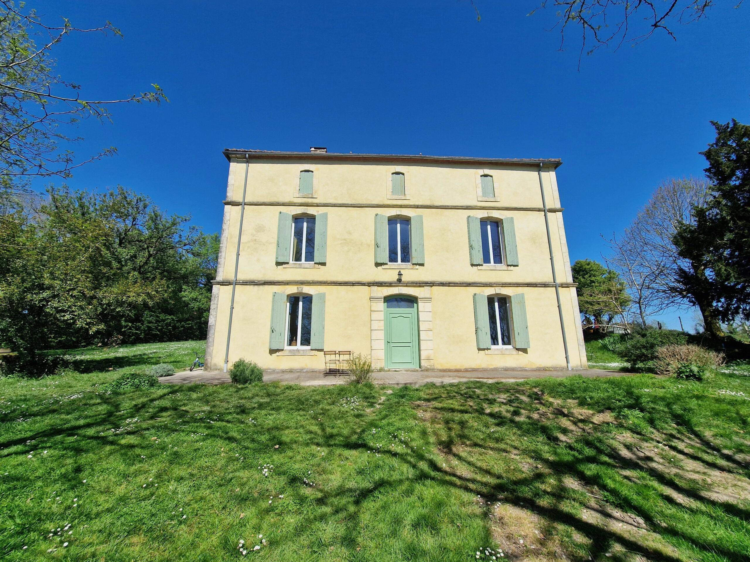 Maison de maitre on edge of village, Aquitaine – France – BVI84856