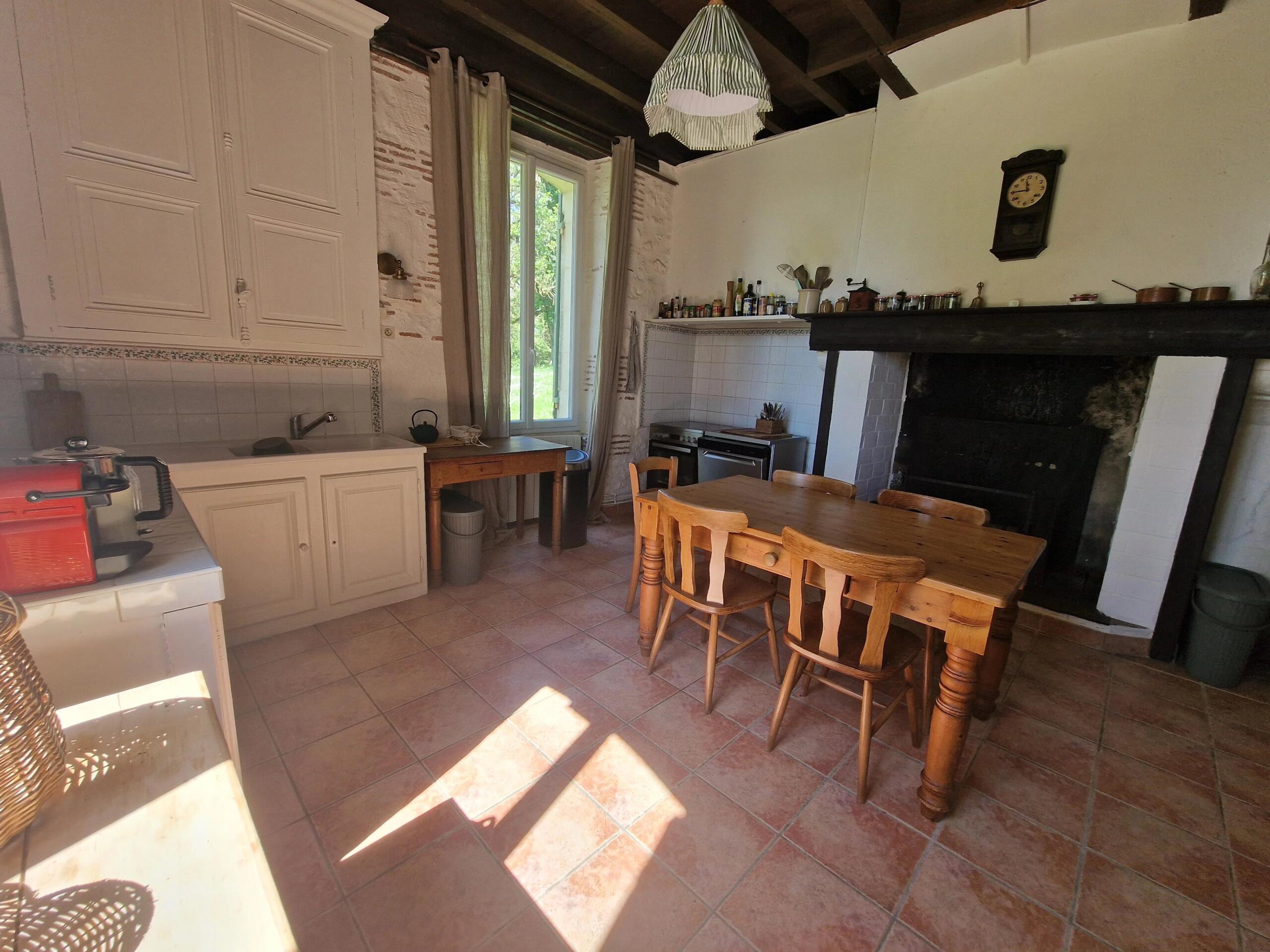 Maison de maitre on edge of village, Aquitaine – France – BVI84856