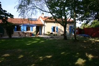 3 Bedroom house with large garden and lovely pool, Aquitaine – France – BVI84190