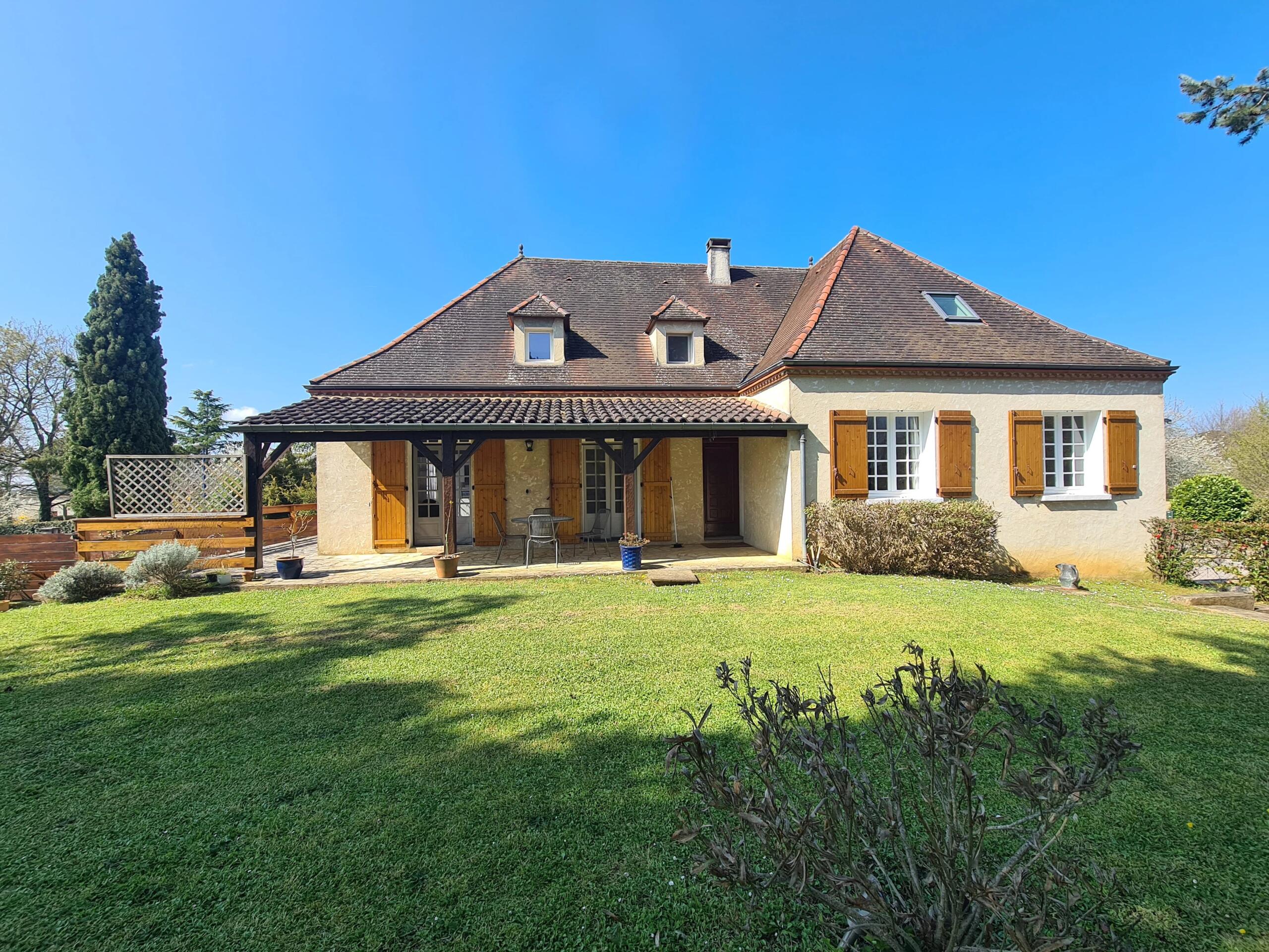 Gourdon, Lot – 5 Bedroom House with Pool, Terrace and Countryside Charm, Midi-Pyrénées – France – BVI82066