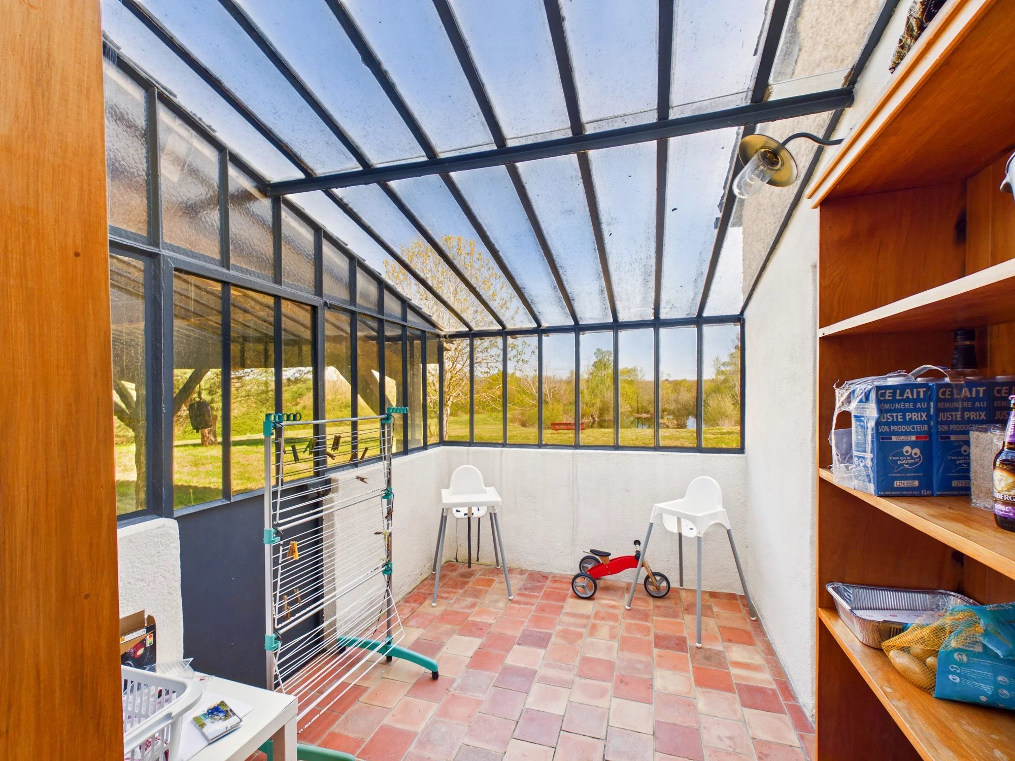 Exceptional country estate with guest accommodation, private lake and pool, near Poitiers, Poitou-Charentes – France – BVI83591