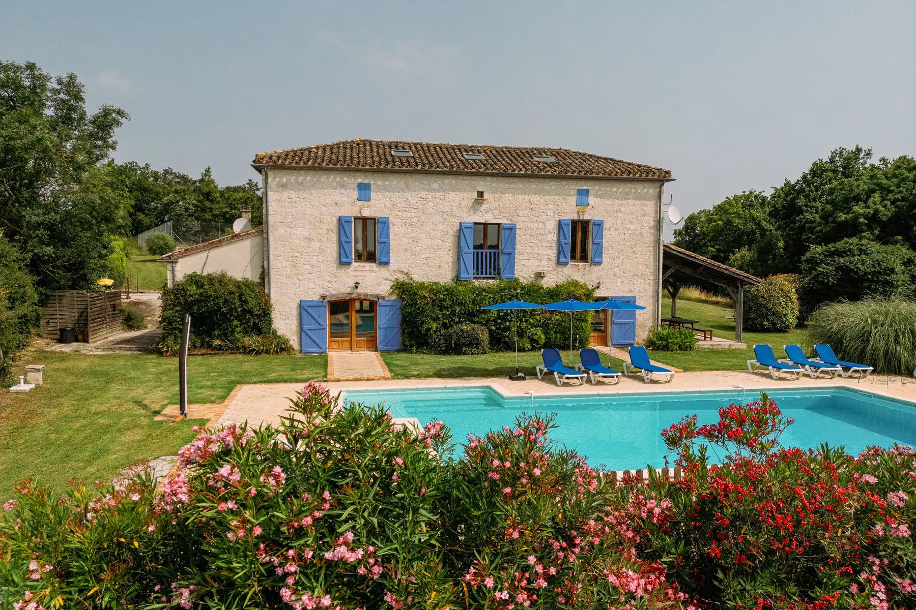 Lovely stone property with two houses, pool and tennis court, Aquitaine – France – BVI75905
