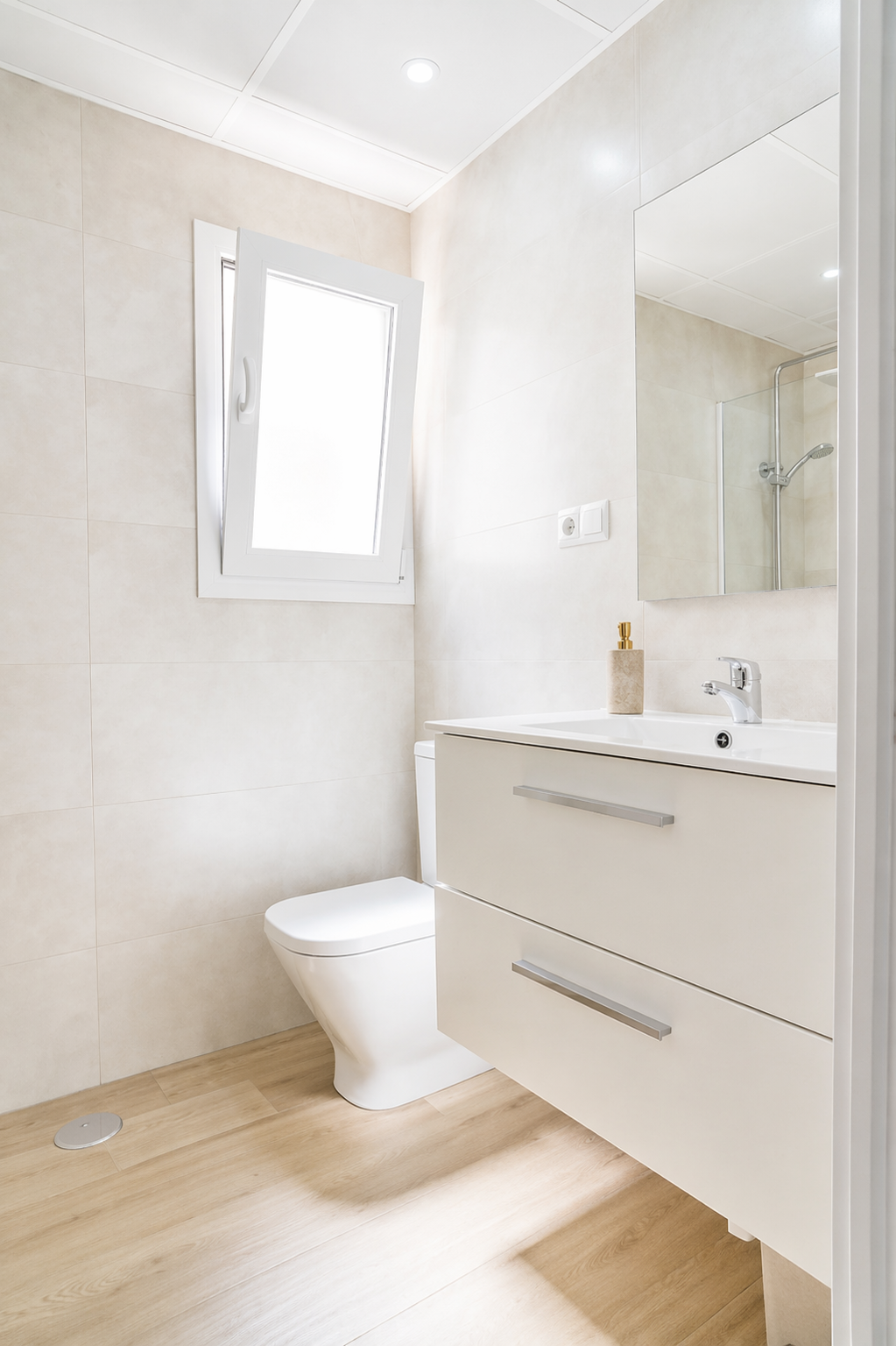 2 bedroom Apartment in Malaga, Spain – 428-05370P