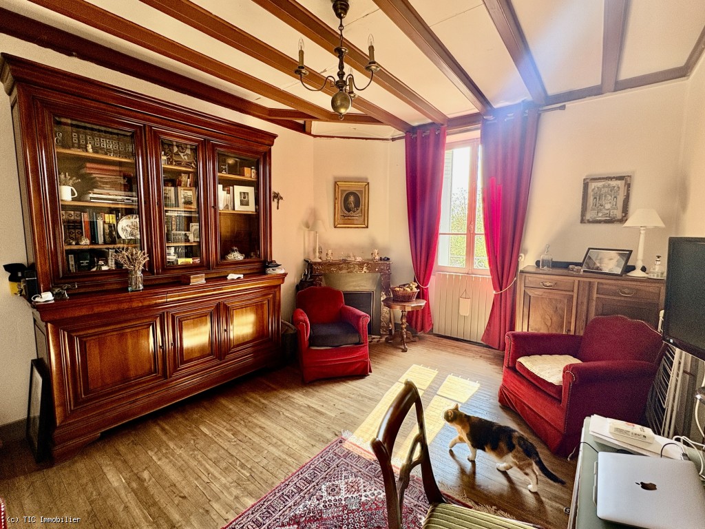 2 bedroom House in Verteuil-Sur-Charente, France – r7459