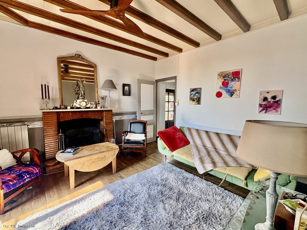 2 bedroom House in Verteuil-Sur-Charente, France – r7459