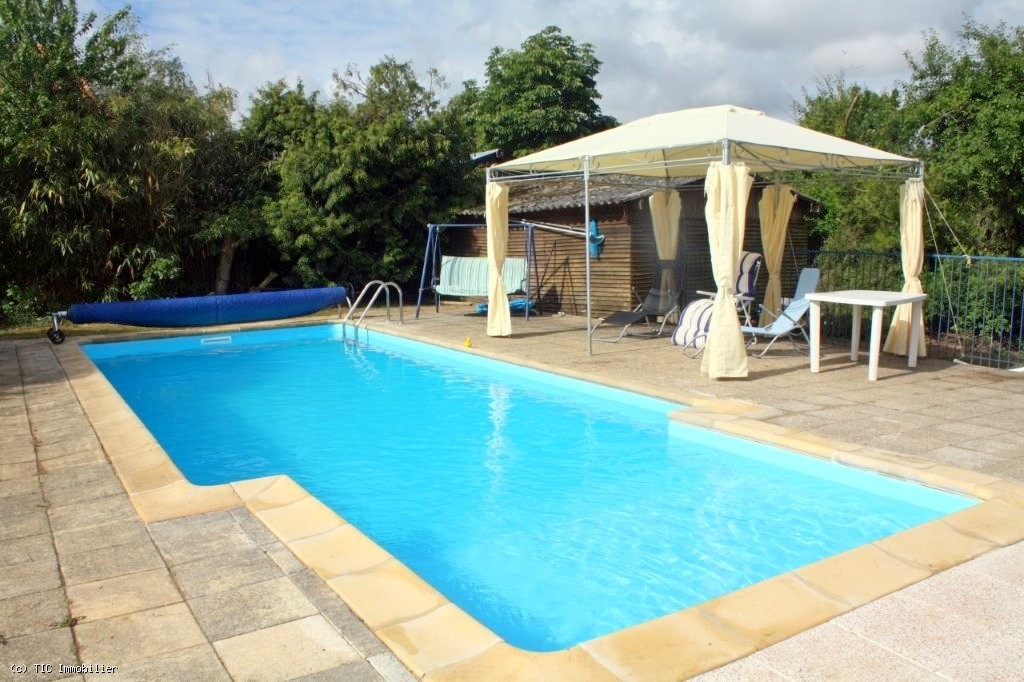 5 bedroom House in Nanteuil-En-Vallee, Nanteuil-En-Vallée, France – r7449