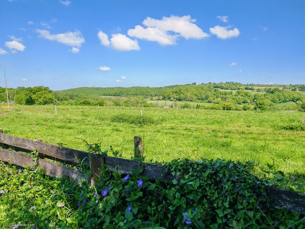 5 bedroom House in Nanteuil-En-Vallee, Nanteuil-En-Vallée, France – r7449