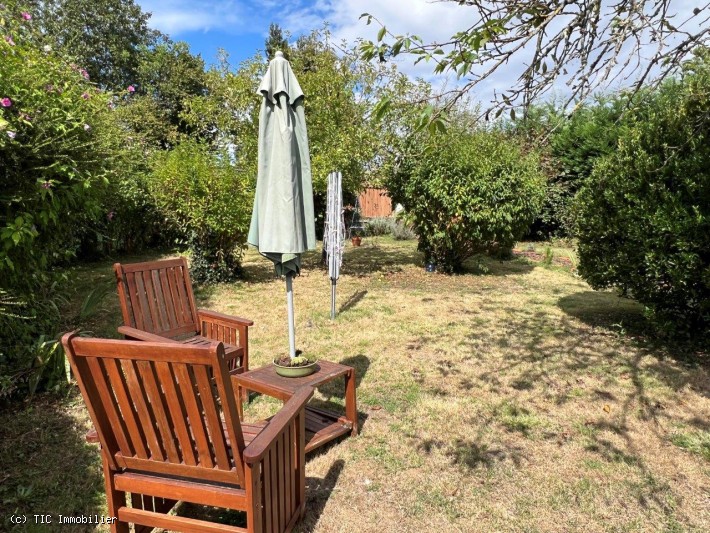 3 bedroom House in Charroux, France – r7432