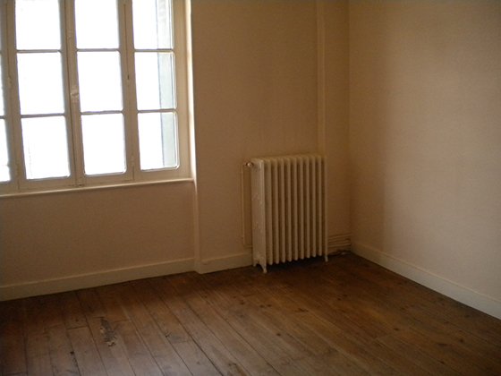 3 bedroom maison a renover in Montmoreau Saint Cybard, Charente, France