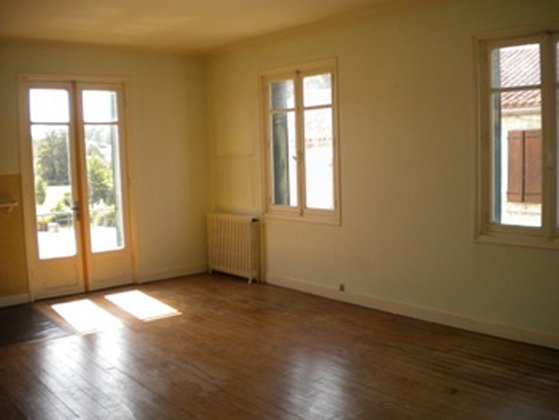 3 bedroom maison a renover in Montmoreau Saint Cybard, Charente, France