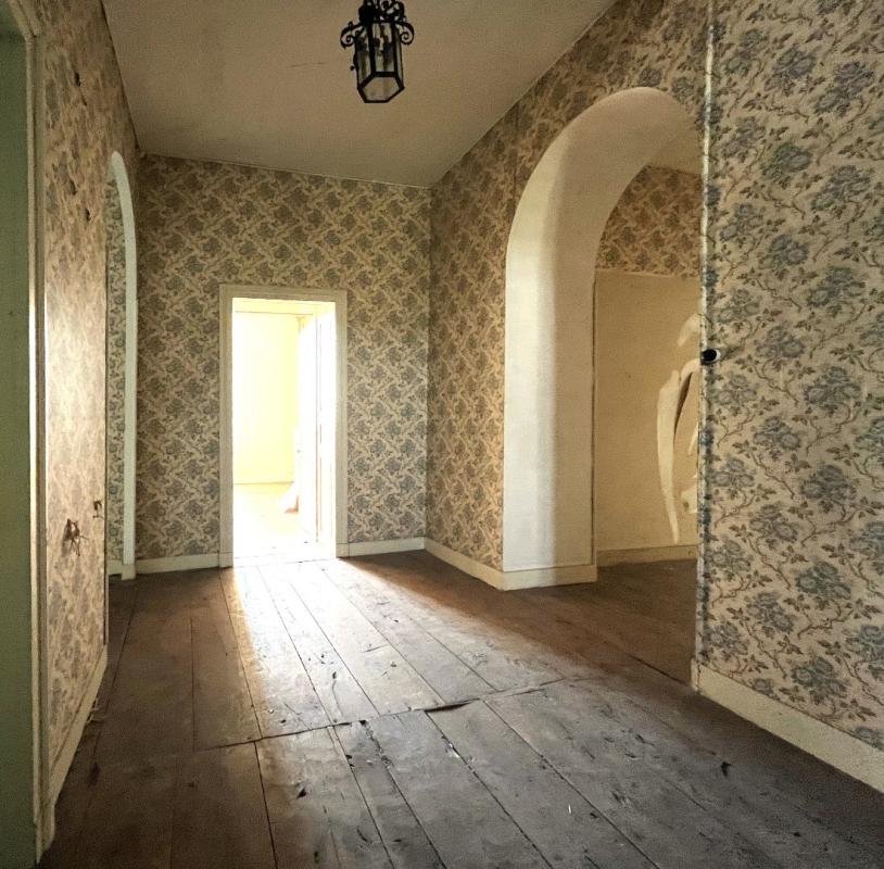 6 bedroom maison a renover in Villebois, Charente, France