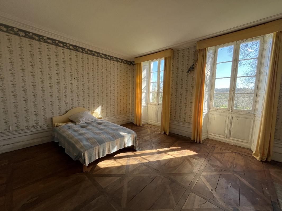 6 bedroom maison a renover in Villebois, Charente, France