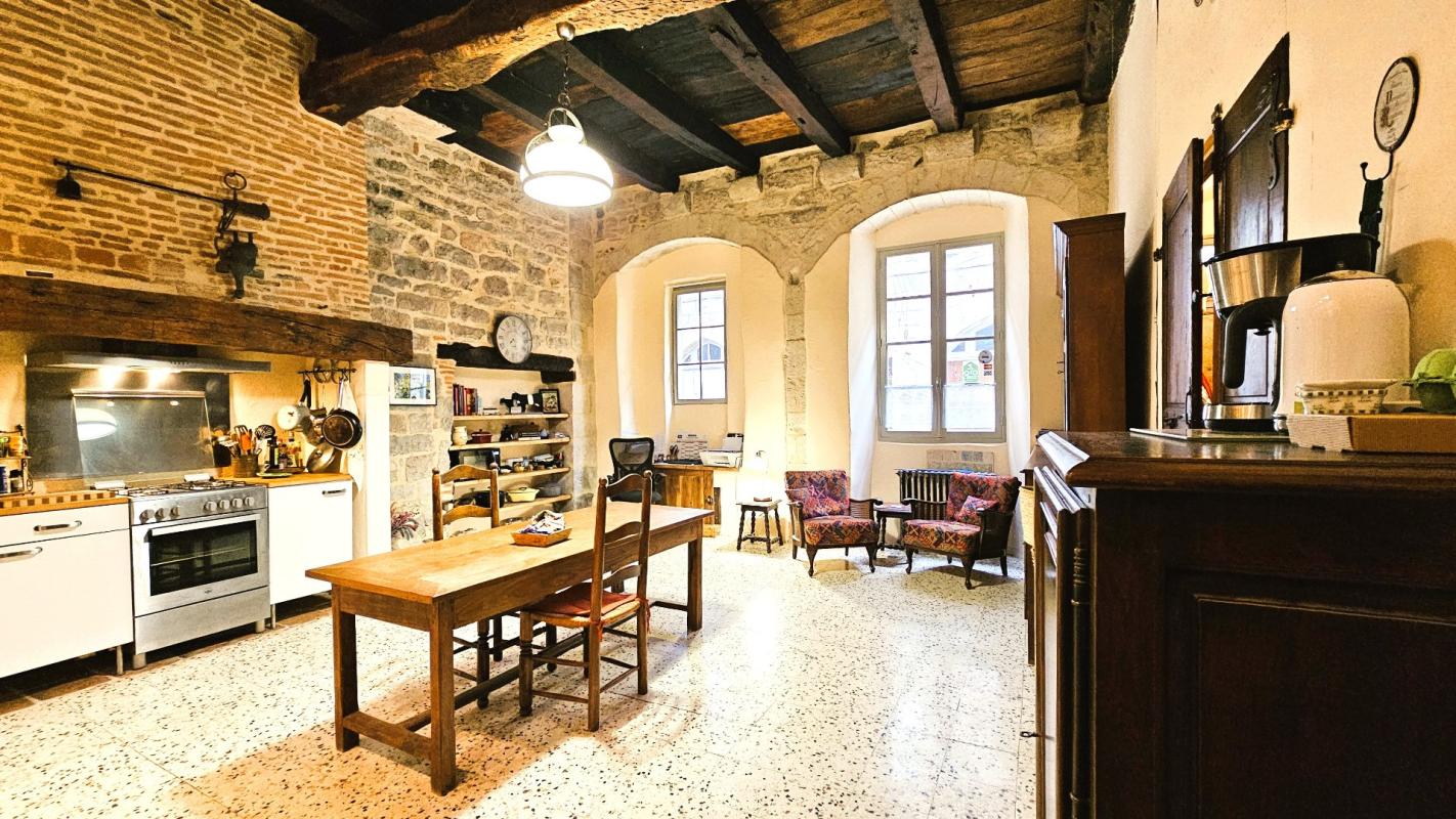 10 bedroom maison in Saint Antonin Noble Val, Tarn-et-Garonne, France