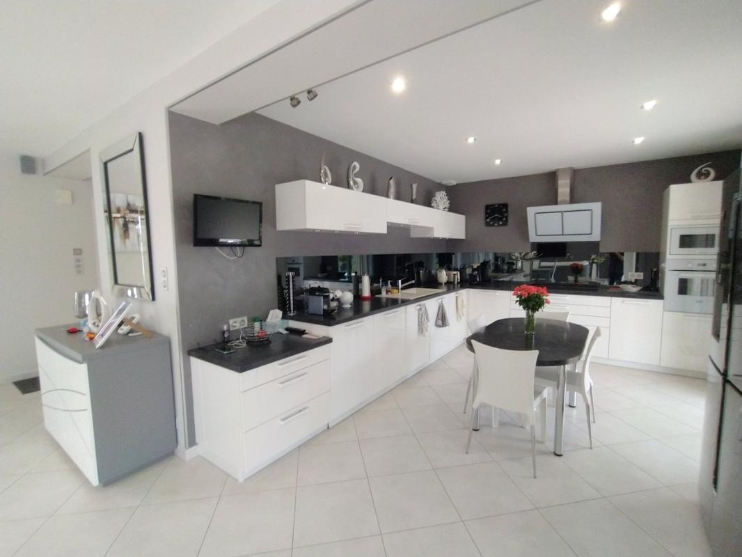 4 bedroom maison in L’honor De Cos, Tarn-et-Garonne, France