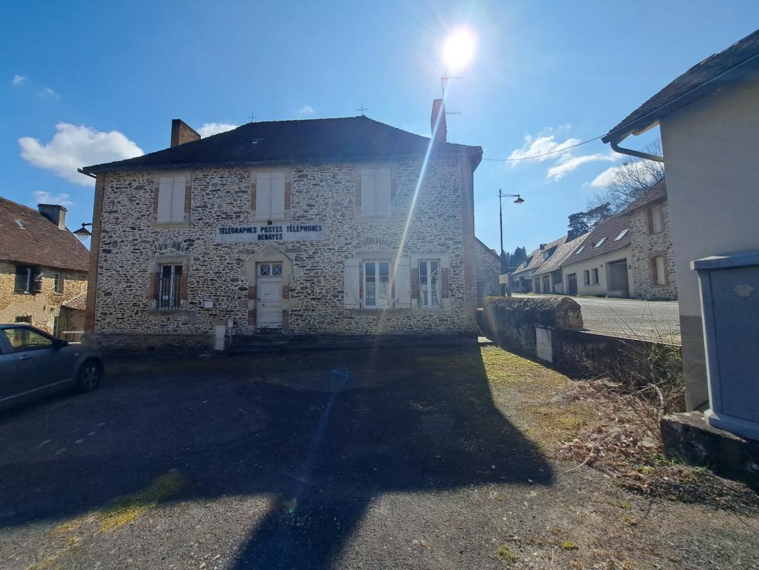 5 bedroom maison de village in Benayes, Corrèze, France