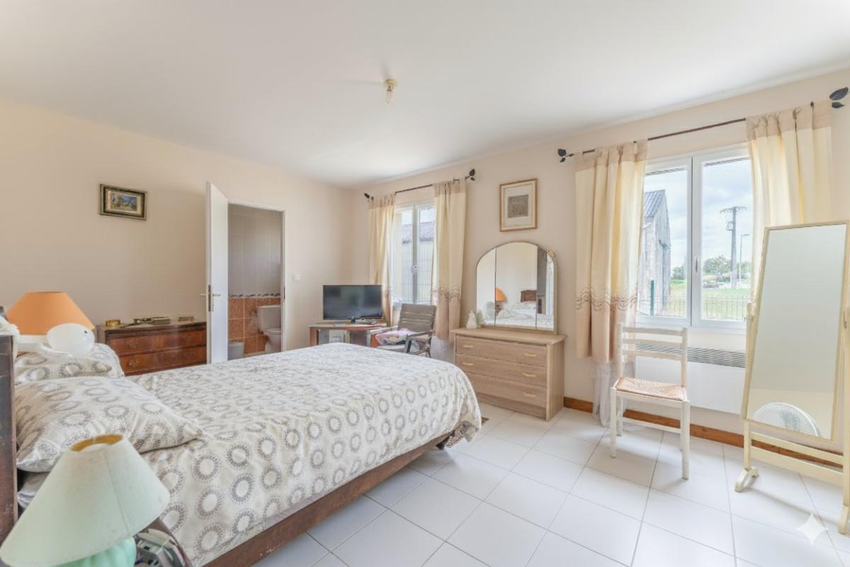 3 bedroom maison de ville in Aulnay, Charente-Maritime, France