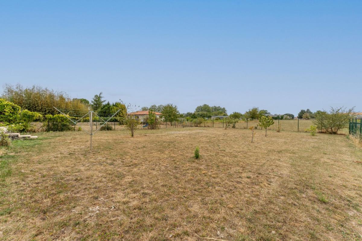 3 bedroom maison de ville in Aulnay, Charente-Maritime, France