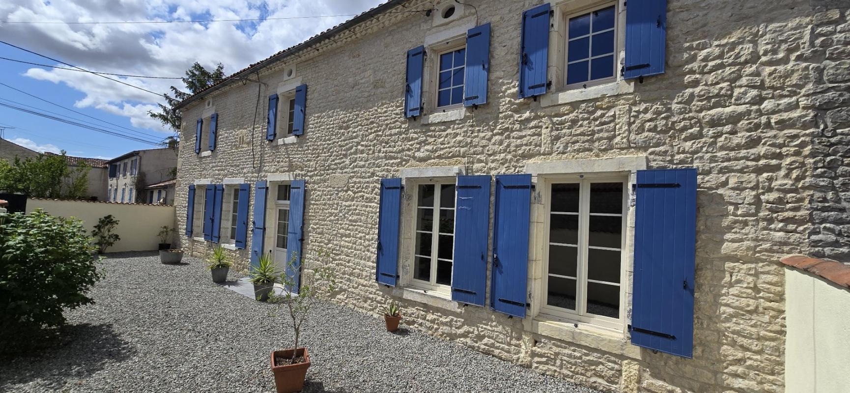 6 bedroom propriete in Loire Sur Nie, Charente-Maritime, France