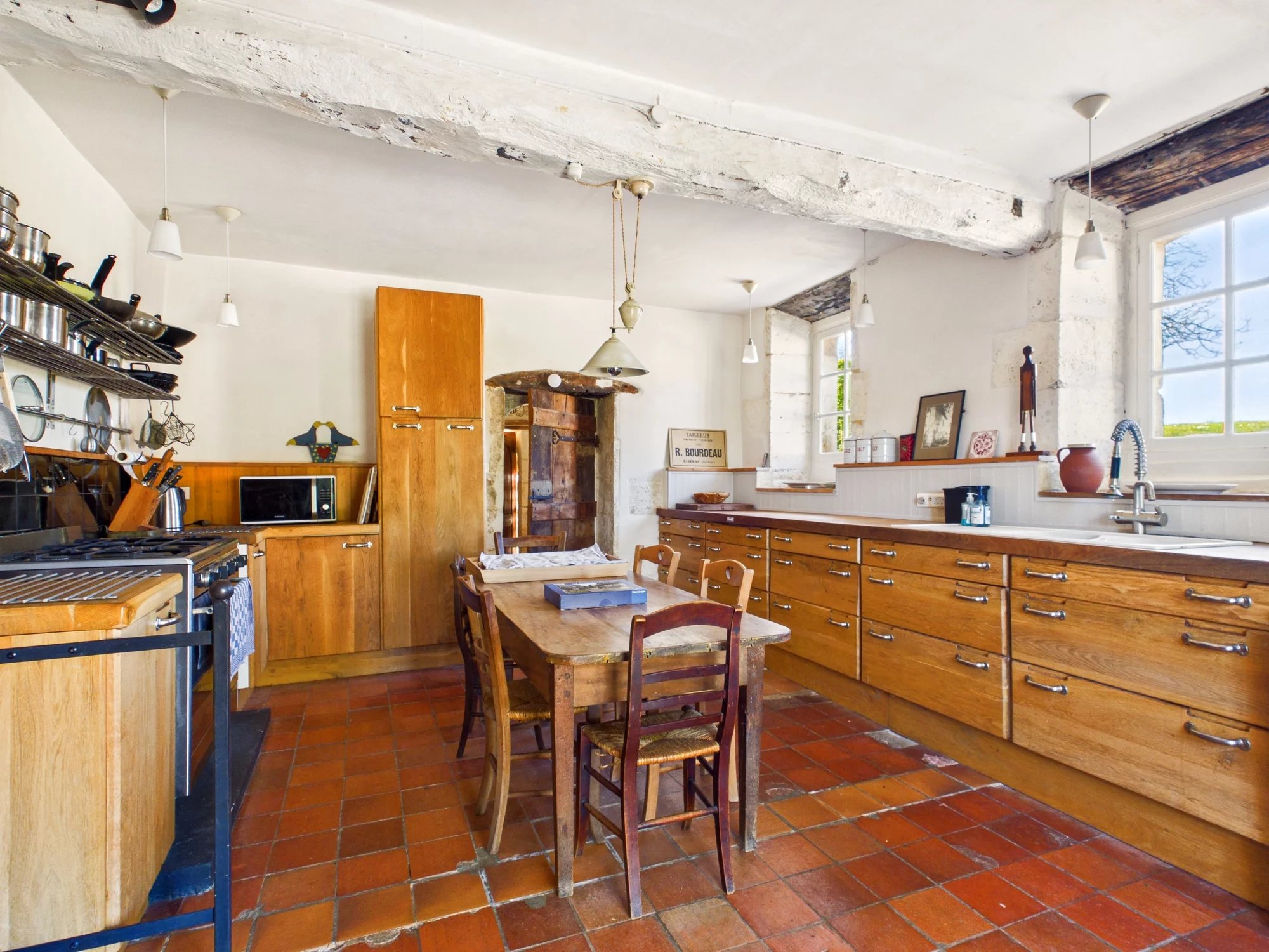 Exceptional property with swimming pool and outbuildings, Aquitaine – France – BVI85037