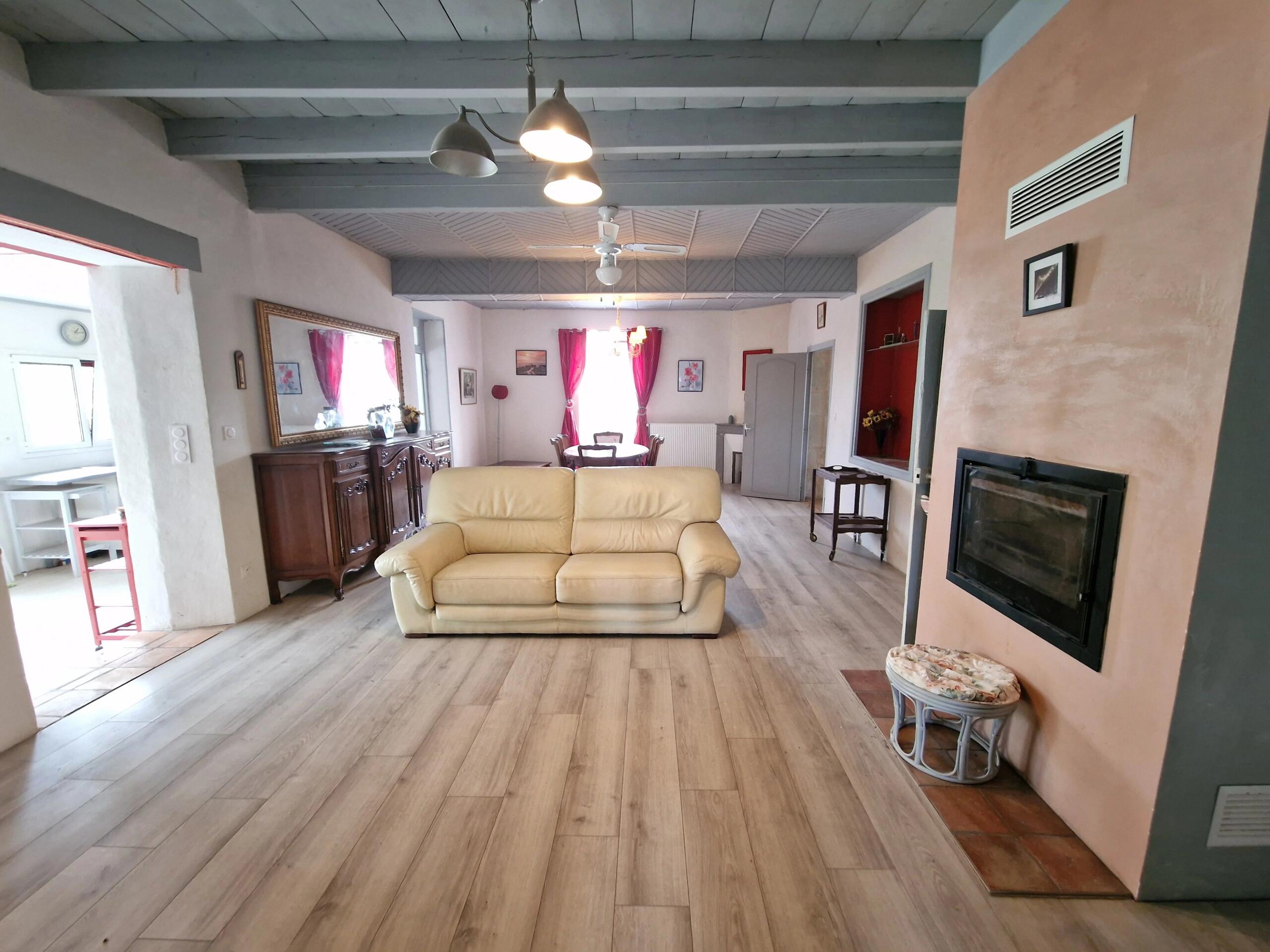 Spacious stone property with renovated barn, extensive land, and excellent potential, Aquitaine – France – BVI85116